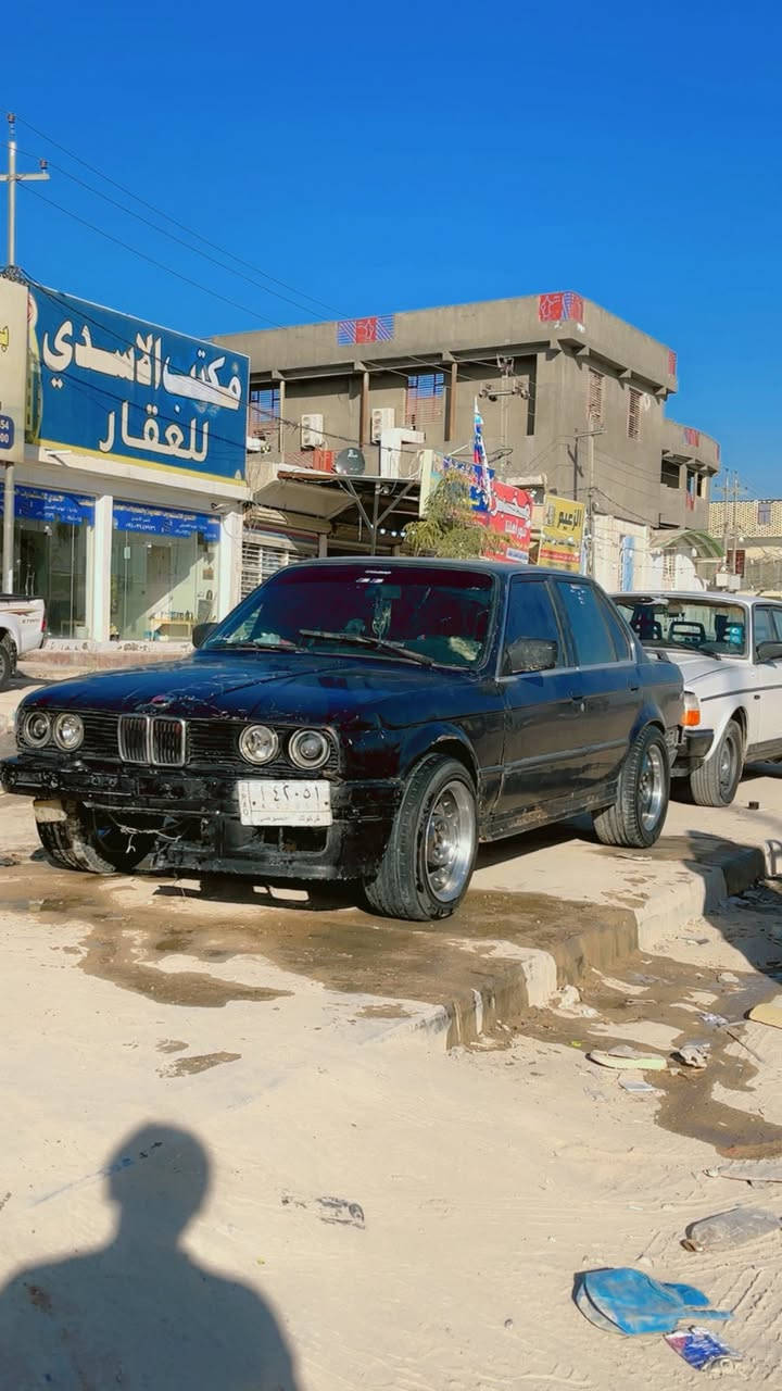 سلام عليكم بي ام زعره موديل 87 سياره خير من الله راعيه موجود سياره رقم كركوك وراعيه مايطلب اي شي عليه بس يداور سياره عوزه دعاميه كدام للتواصل ***********  ((سعر سياره 25)) مكاني نجف
