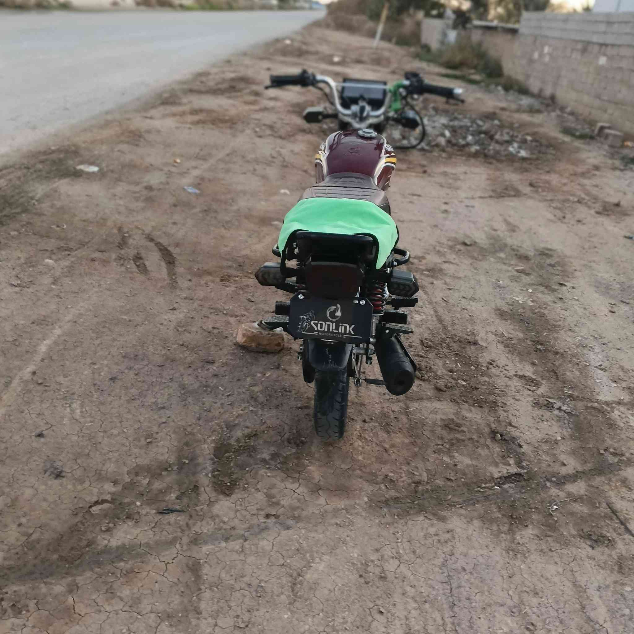 السلام عليكم دراجة للبيع دراجة حلوة موديل 25 ما بيهة اي نقص الدراجة كفالة عامة المكينة ما ممدودة عليهة سبانة خمس نمر مكينة200 الكهرباءيات كلة شغال سويچ بصمة تشغيل عن بعد السعر 750 وبي مجال العنوان ديالى خان بني سعد الرقم ***********
