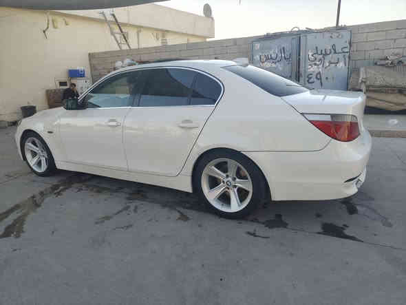 Bmw E60
موديل 2006 

فوول فوول مواصفات 

مه كينه 530ي نؤزل كوورت مه رغوب 

به سمه و سلايت گير تؤماتيك و سپؤرت وعادي 

كوشن كاره بايي و كوشن خه زنه 

بيلاد 5 په رده يه پيش و دواي حاسه يه 

ته بريد ساردوو گه رمي و هه موو گياني به شه رت 

سه ياره كه براوه ي دووبه يه

گؤرينه وه ش اكه م له سه ر دل گرتن 

***********
سعري 56و معامله
