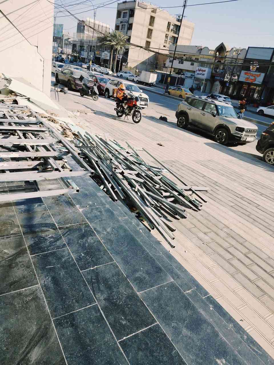 للبيع حديد شخاط 4×4
5 قطع قياس 4 متر ×2.5 متر 
+ قطع 
جهاز يصير غرفة سندويج او مسقفات 
السعر 50 الف 
*********** 
المكان السيدية
