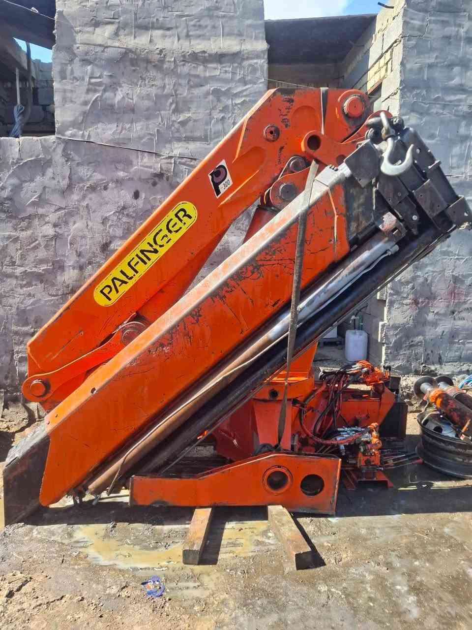 البيع جهاز بافنكر ١٢طن ماطور دوران اربع سلايتات لا فطر ولا كسر  مكان بغداد السعر ٢١٠ وبيه مجال الاستفسار ***********
