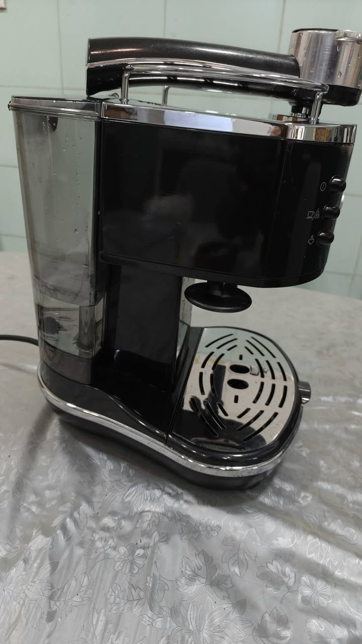 Delonghi
مستخدم نظيفة 
حط سعرك


**إذا كنت صاحب هذا الإعلان وتريد حذفه لأي سبب، رجاءا أرسل رسالة إلى الدعم الفني**
