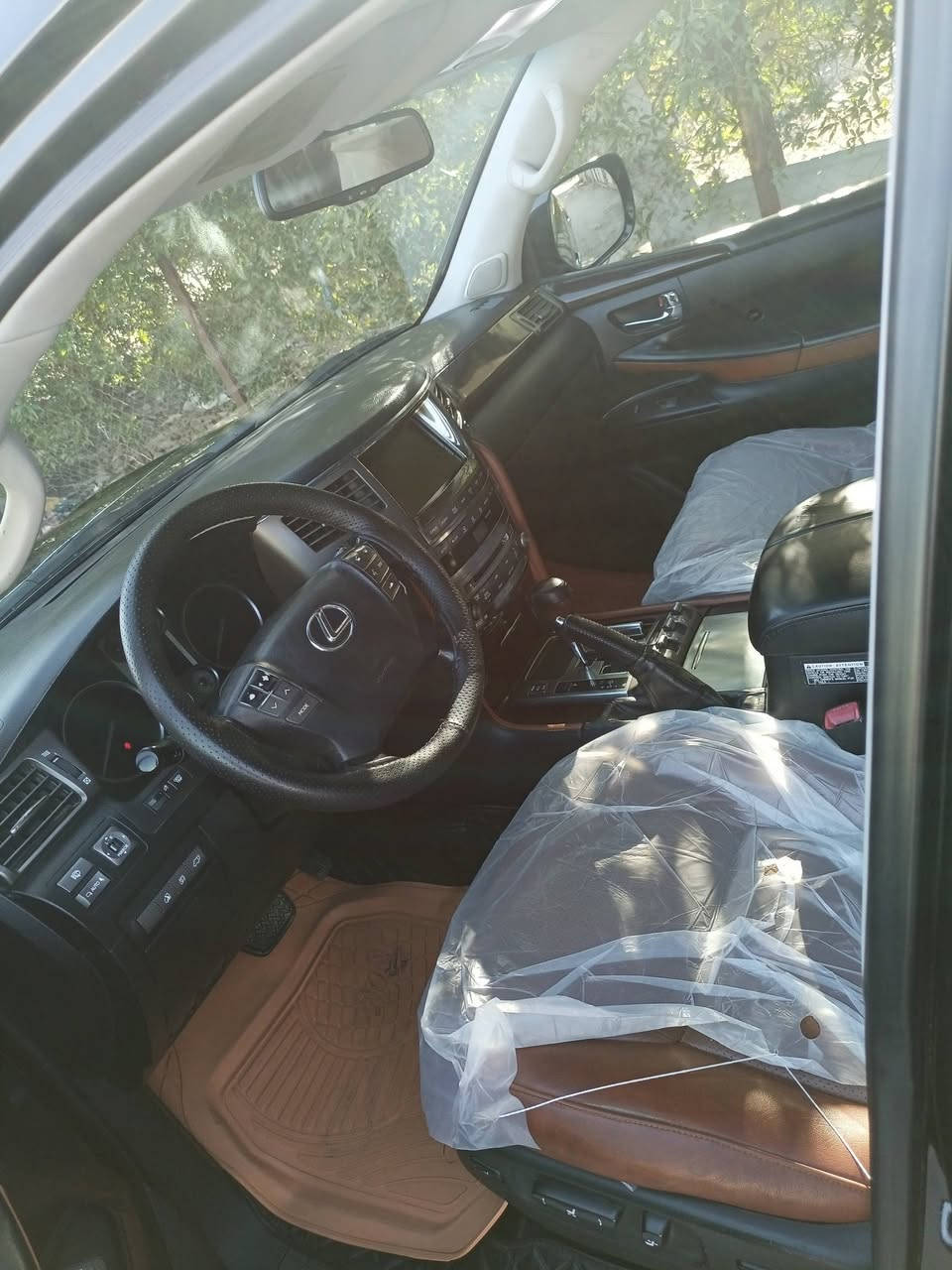 لكزز 11 رقم بغداد مكفولة كفالة عامة عدى ملاحظات بارد كير ومحرك مامفتوح ماشية 157 العنوان بغداد مقابل علوة الرشيد مابيه نقص برغي صارلهة سنتين عندي خير من الله السعر 330 بدون مراوس ***********و***********
