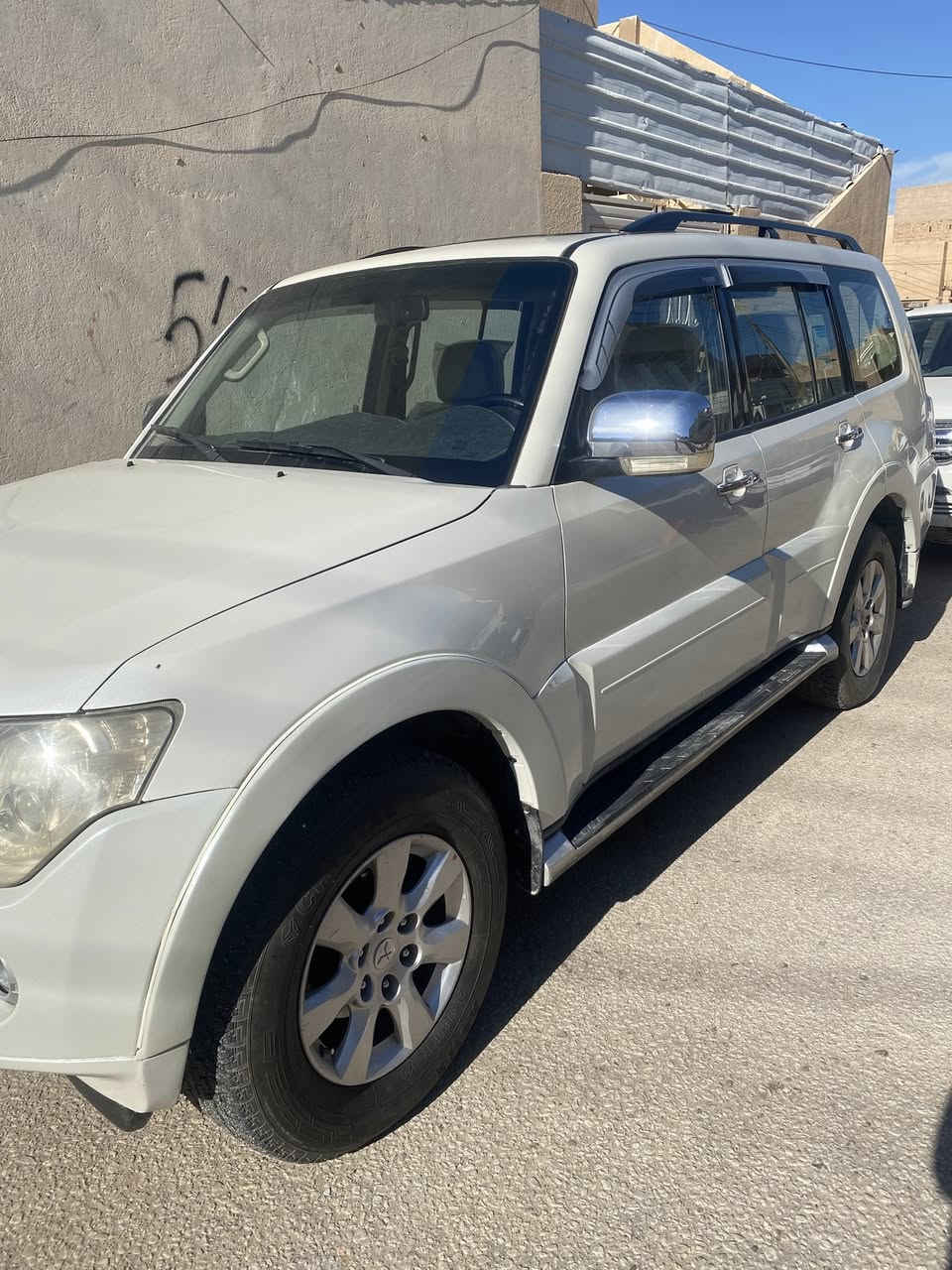 سلام عليكم باجيرو ٢٠١٠ فول مواصفات السياره مكفوله كفاله عامه اي نقص مابيها رقم بغداد 
مكاني كربلاء السعر ١٤٢ 
***********
