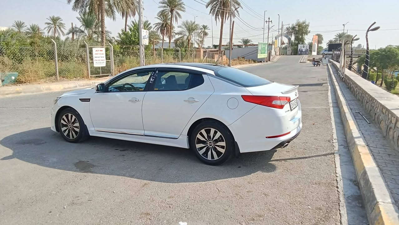 اوبتما 2012 رقم بغداد.
السلام عليكم اوبتما للبيع.
ماشيه ١٩٧.
سياره فول مواصفات.
بانوراما.
بصمه. 
كشن خزن ميموري.
كشانه جلد.
شفتات ستيرن.
ومعروفه مواصفات الفول.
تخم تاير جديد.
باتري جديد 
السياره مدارايا ومتخلي عليها اي شي.
.
بيها بنيد صبغ وجاملغ ايمن بدون اي دواخل.
وهذا.
رقم صاحبها ***********.
مكانها هيت / الانبار
