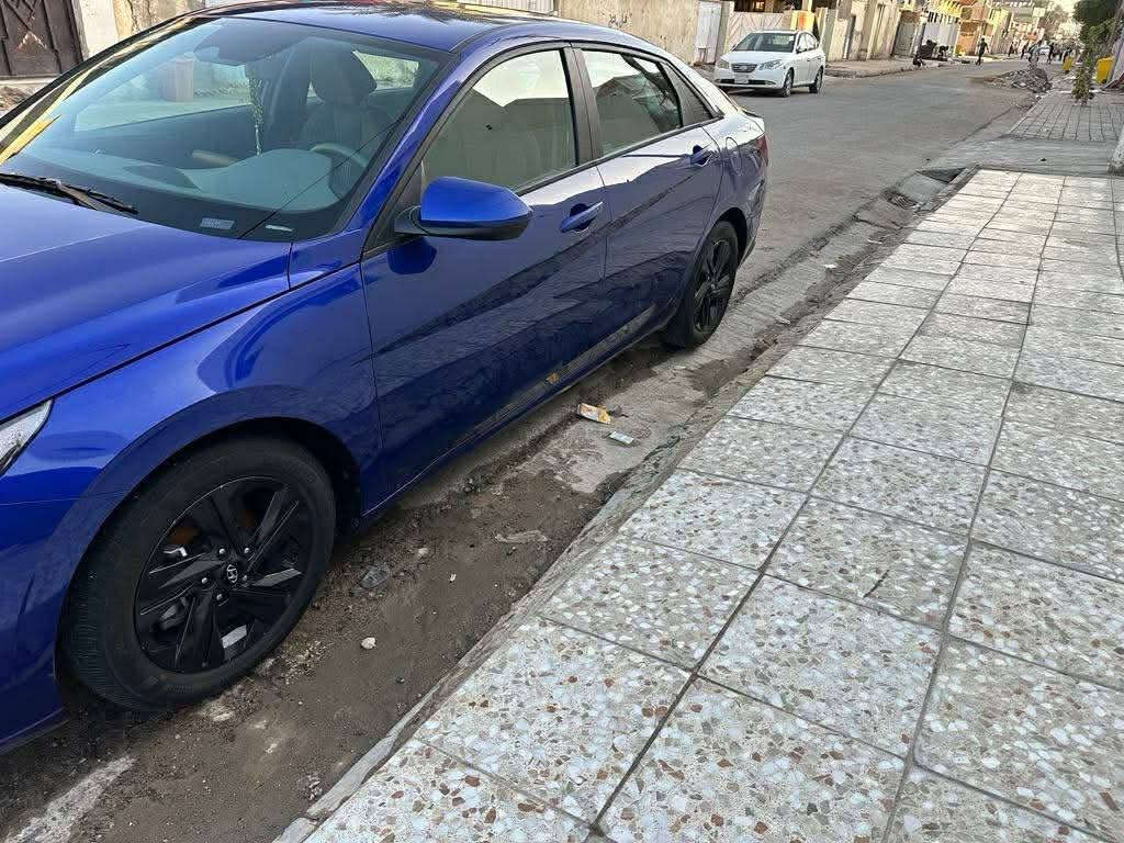 سلام عليكم 
النترا موديل 23 أمريكي
ماشيه 38 الف ميل 
نص فول
بيها بابين تبديل نفس اللون 
كير محرك  تبريد مكفولات
حداديه تخم تاير جديد

سياره نضيفه كلش وما متعوبه
150 وبيها مجال حك الجيه 
رقم بغداد بسمي تحويل مباشر 
***********
مكانها واسط
