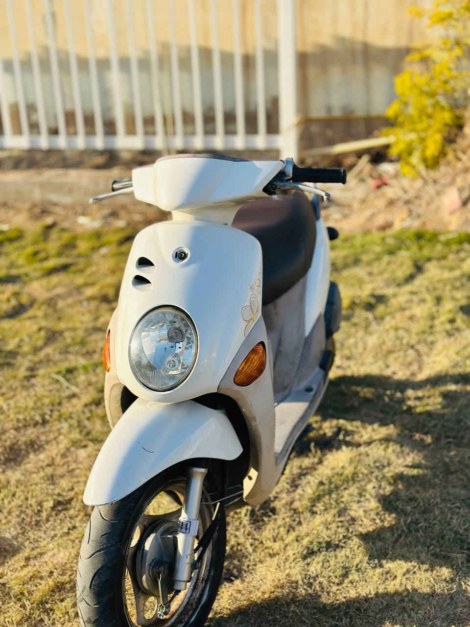 سلام عليكم دراجه فله جديد 2011 دراجه مطلعه من الحاويه صارله شهر عندي مكاتبه جديد مكاني نجف حي ميسان الرقم ***********
