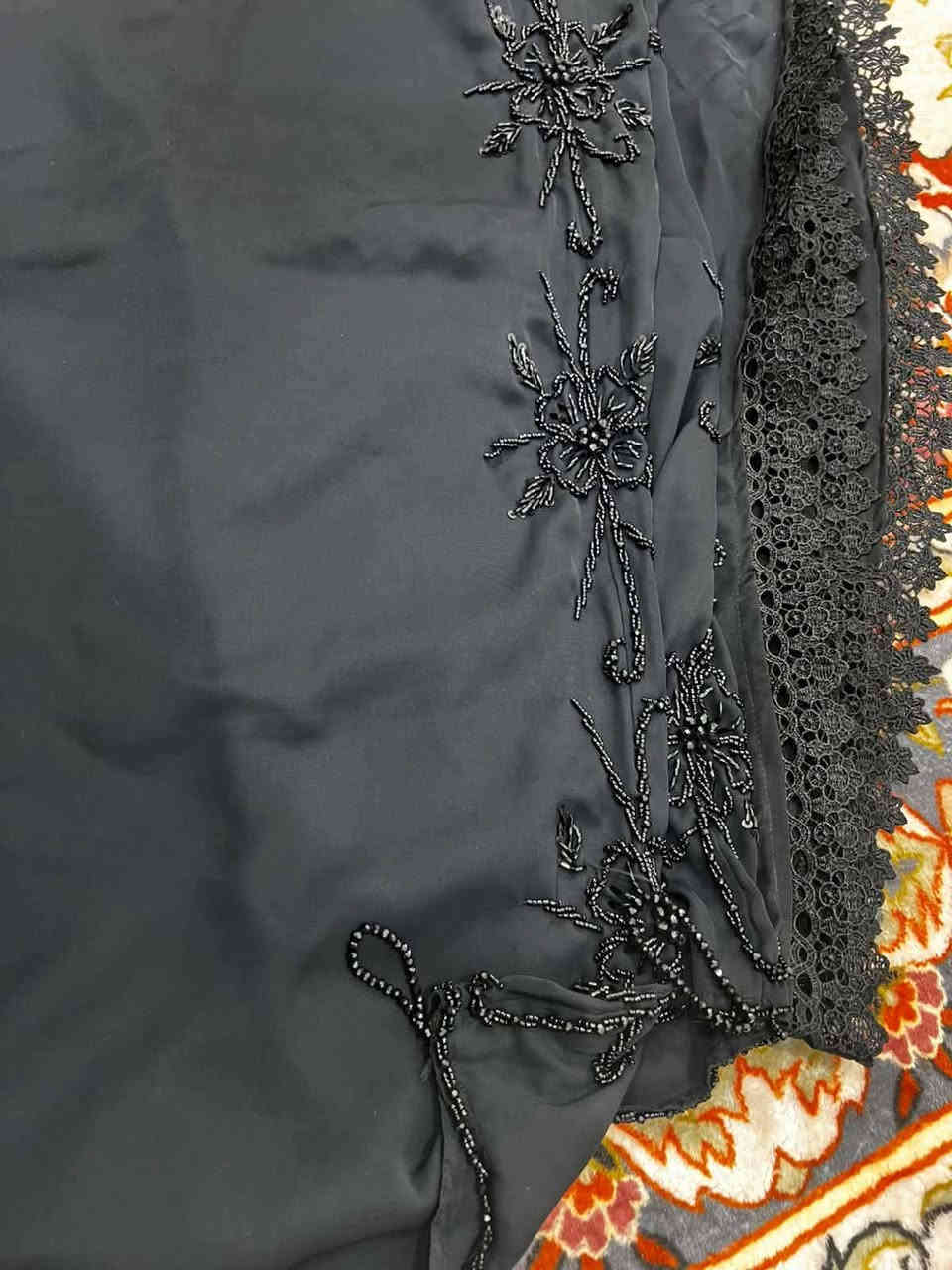 عباية مال راس جديدة ماملبوسه ابد للبيع
العنوان بعقوبة __ بهرز حي القادسية
الشراي يتصل بالرقم ***********
بهرز حي القادسية
