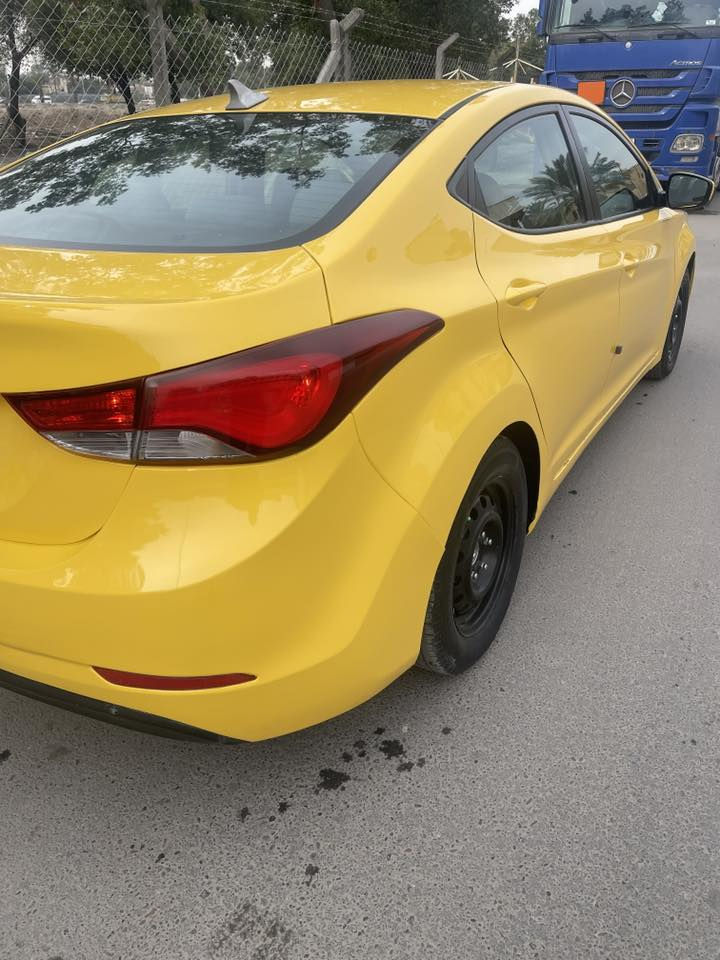 النتره 2015 وارد امريكي حادث طخه بل بنيد سياره جديده جداً جاهزه من كلشي مكينه 1800دوش ماشيه 130 السعر 108وبيهه مجال العنوان بغداد الامين الثانيه رقم الهاتف***********
