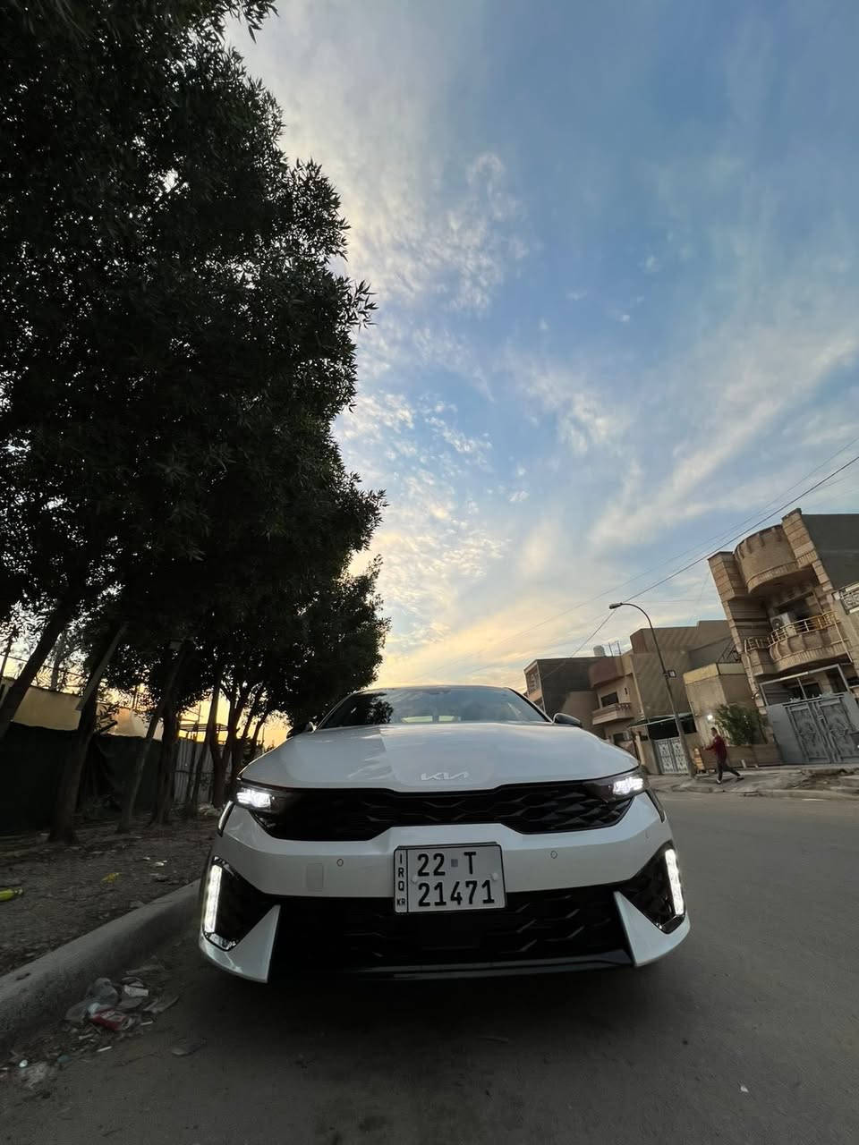 السلام عليكم للبيع او مراوس حسب القناعه
اسم السياره: KIA K5 
فئة السياره: جيتي لاين
موديل: 2025
محرك: 2500
رقم اربيل بأسمي هزه جديده فقط تحويل
ممشى السياره 12 الف 
مواصفات السياره فول 1/1 عدا البنوراما.
-الصندوق الذكي يفتح عند الاقتراب
-بصمة ابواب
-تشغيل عن بعد
-شاشه ديجيتال متصله كار بلي 
-رادار امامي وخلفي وجانبي + حساسات خلفيه واماميه وبريك طوارئ
-هاندبريك بصمه 
تبريد وتدفئة كشنات+ تدفئه ستيرن 
-شحن واير ليس
-لد نهاري + منضومة زنون + بك لايت لد 
-تحكمات ستيرن + مثبت سرعه + تحديد مسار
-4وضعيات قياده بالماوس
-اوتو هولد للتوقف الالكتروني
-3 كاميرات ٢ خلفيات وحده اماميه
حادث السياره مثل مموضح بالصور جاملغ وشويه من البنيد سياره جديده بعده نايلون الشركه بيها
سعر السياره: 205$
رقم صاحب السياره:***********
العنوان: بغداد حي القاهره
