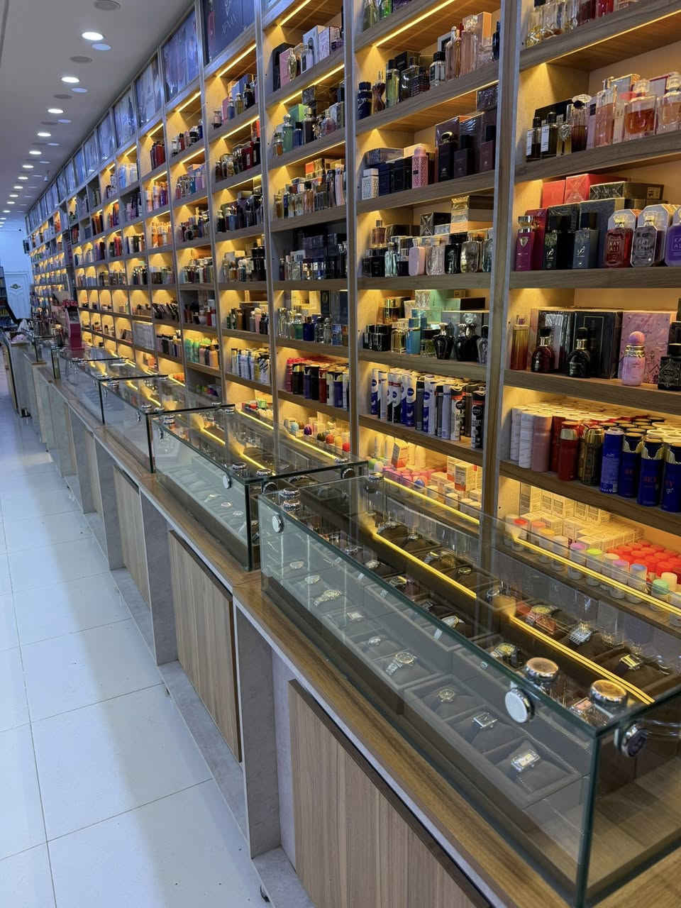 السلام عليكم عندي هذني الميوزه للبيع عددهن ٩ NDF سعر الميز الواحد ١٣٠ الف علما اني مشتغل المتر سعره ٢٥٠الف
للتواصل والاستفسار ***********
