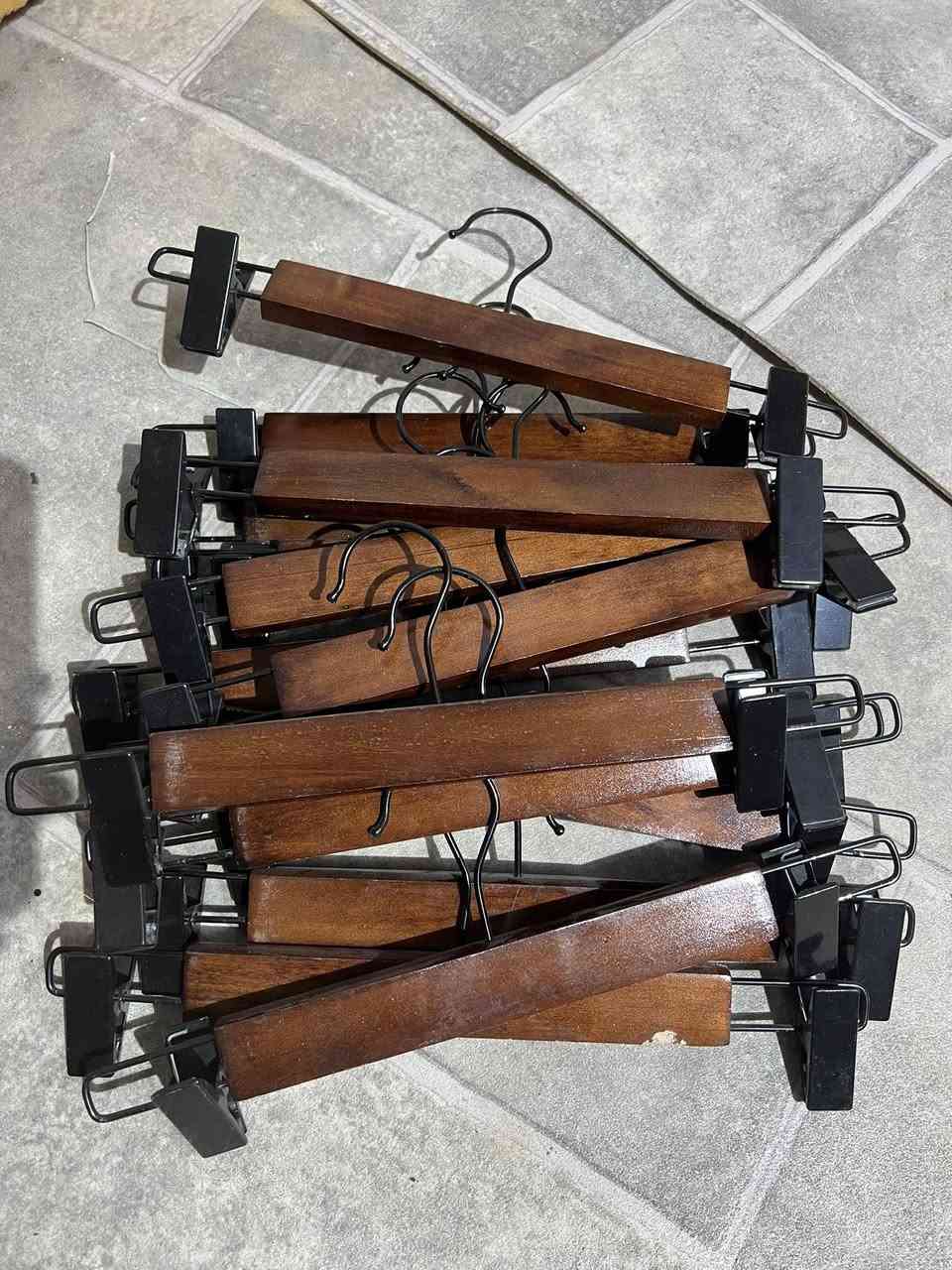 سلام عليكم ملكانه للبيع معا تعاليك عدد تعاليك ملابس ٣٠ تعلاكه وتعلاكه بجايم بطرون عدد ١٥ اطي سعر وبالعافيه كلهن جدد ما مستخدمات للستفسار ***********
