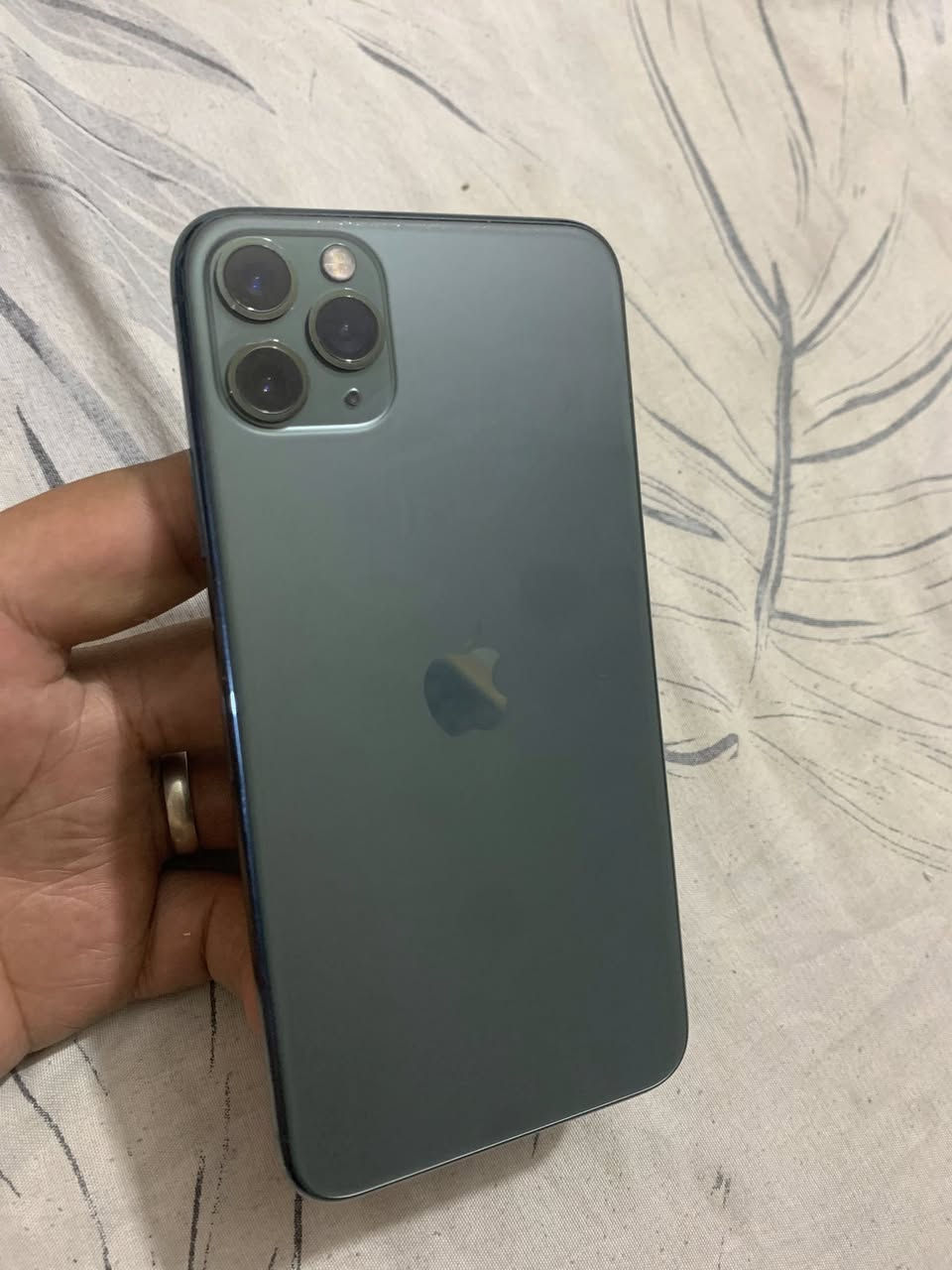 آيفون ١١ برو ماكس جهاز جديد معنه الكلمه ذاكرته ٦٤ بطاريته ٧٦  فيس  ايدي شغال كلشي بي شغال بس مبدل شاشه نوعيه زينه جهاز مراوس فقط بايفون حته لو ١٢ تعبان مكاني بغداد ***********
