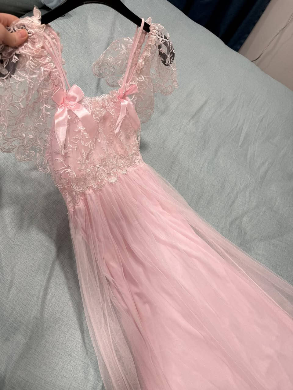 دشداشة نفاس مبطنه وبيها تول خامة كلش حلوة ومريحة جداً باللبس تفيد الحوامل واللي مقبلين على ولادة لاستقبال الطفل وحتى تنفع لجلسة تصوير قياسهن 38 ويلبسن لحد وزن 78 او اكثر بشويه سعر القطعة الوحدة ب20 ألف كلش جديدات وحده لونها اوف وايت والثاني وردي حتى من تلبسها الام تكدر ترضع الطفل بكل سهولة


**إذا كنت صاحب هذا الإعلان وتريد حذفه لأي سبب، رجاءا أرسل رسالة إلى الدعم الفني**