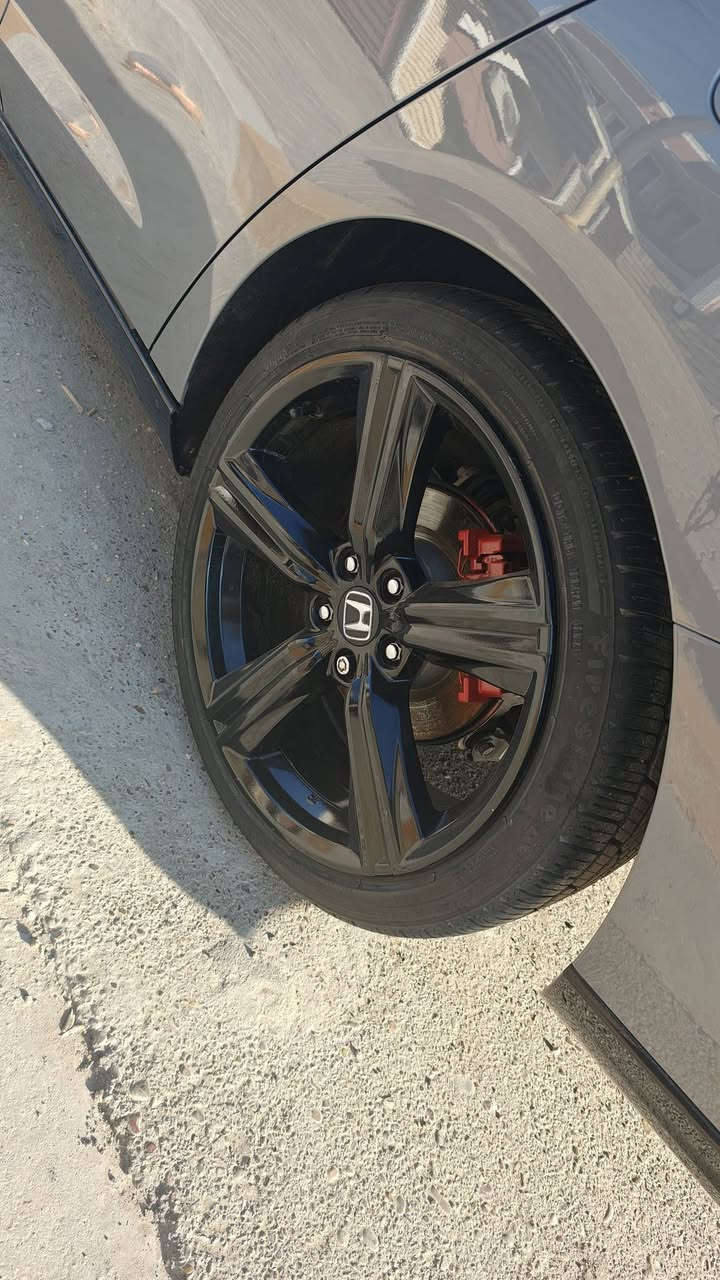 هوندا اكورد موديل 24 هايبرد للبيع بسعر مناسب
هوندا أكورد سبورت L (2024)🩶🔥
🚘 الفئة: سبورت L

🌞 فتحة سقف
🔑 بصمة
🚀 تشغيل عن بعد
💺 كشن جلد مع تدفئة
⚙️ مقاعد أمامية تحكم كهرباء
✨ إنارة ترحيب
🛣️ تحديد مسار
⏱️ تحديد سرعة
📡 رادار جانبي
🚨 رادار أمامي
📷 كاميرا خلفية
📟 حساسات أمامية وخلفية
💡 لايتات مال تورنك أعلى فئة يجي دوار ويا الستيرن
👁️ نقطة عمياء
🛑 توقف ذاتي
➕ وبعد هواي مواصفات

🛠️ الحادث:
🔧 بنيد مبدل أصلي فافون
🧰 جاملغات أيمن وأيسر بارد PDR وبيهن صبغ شوية من جهة البنيد
🧰 جاملغ وباب خلفي جهة اليمين بيهن بارد PDR
🏆 تصليح درجة أولى، كل القطع أصلية ومصروف عليها هواي

📊 ماشية: 31 ألف كيلو تقريباً وقابلة للزيادة
🧾 رقم بغداد، تحويل بأسمي ثاني يوم

📮 السـعـر ✅ اتصل اوتساب ودلل

مكان تواجد السيارة: بغداد – المحمودية
رقم صاحب السيارة: ***********
