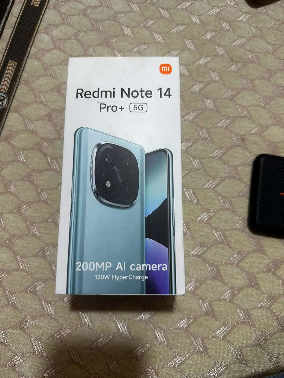 � للبيع Redmi Note 14 Pro+ 5G 📱

🔹 الموديل: Redmi Note 14 Pro+ 5G
🔹 الذاكرة: 12GB RAM
🔹 التخزين: 512GB ROM
🔹 اللون: Midnight Black
🔹 الكاميرا: 200MP AI Camera 📸
🔹 الشحن السريع: 120W HyperCharge ⚡

📦 مع الجهاز يجي:

* علبة أصلية
* شاحن 120 واط
* كفرات حماية (عدة ألوان)

✨ الجهاز نظيف وبي استخدام خفيف، كلشي شغال تمام وما بي مشاكل.

💰 السعر: 300 (قابل للنقاش شوي)

📞 للاستفسار أو الشراء:
***********
