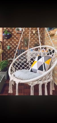 كرسي • ديكور منزلي • للبيع