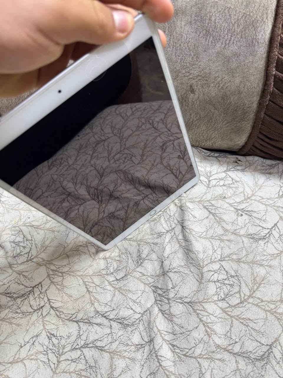 ايباد اير ثري ايباد والله جديد چان متروك يشغل ٦٠ فريم هاذ الفديو لعبت بل ايباد ببجي إذا متصدك تعال العب بي شكد متريد 

الرقم *********** واتساب 
الهاتف ما يشتغل 
السعر ٢٢٥ وقابل للتفاوض

ملاحضة ابو الرشريحة يصيرله شريحة
