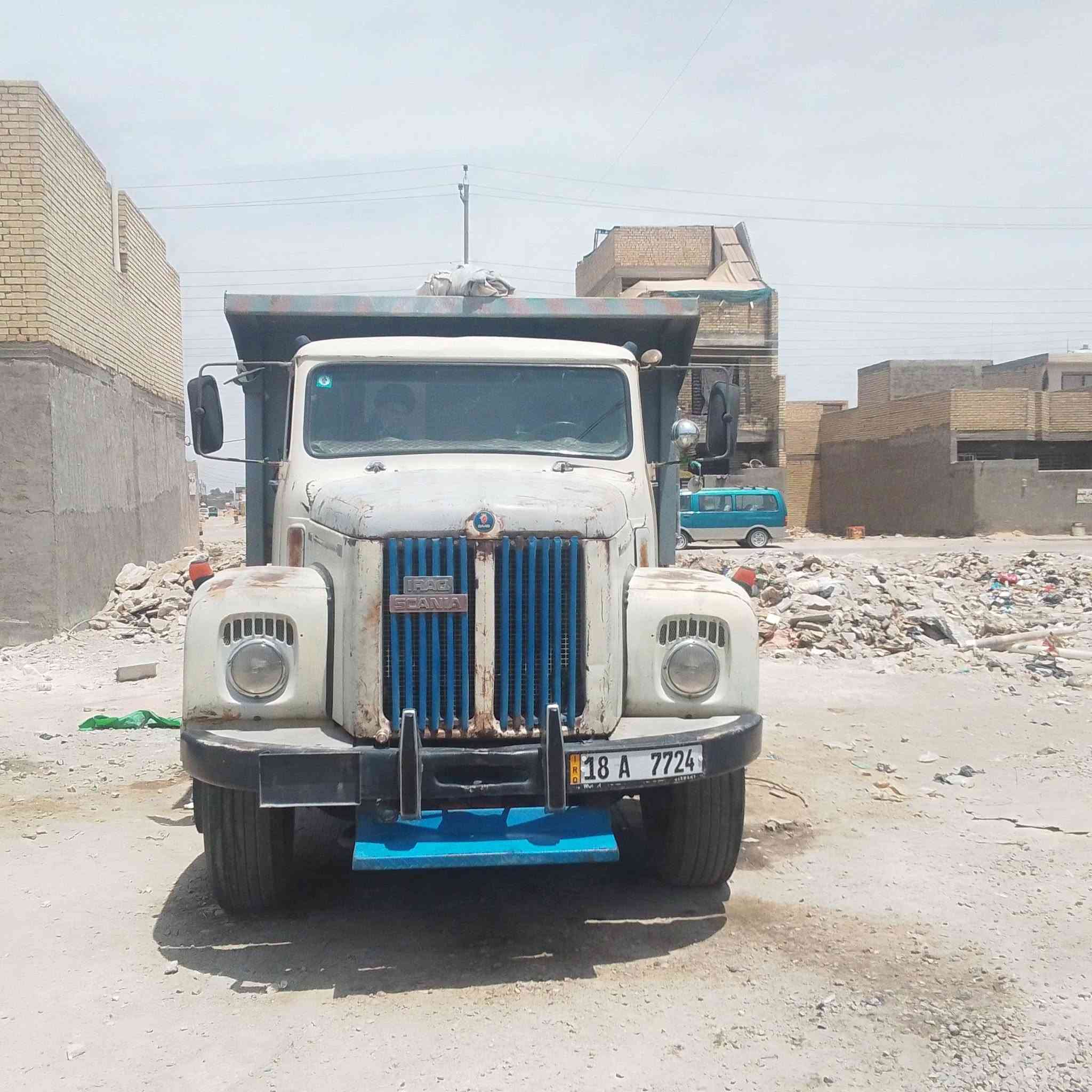 سكانيا للبيع 111 اسمنا ماكينه 111 سوبر موديل 76 رقم انجليزي بابل مكان السياره بغداد ***********
