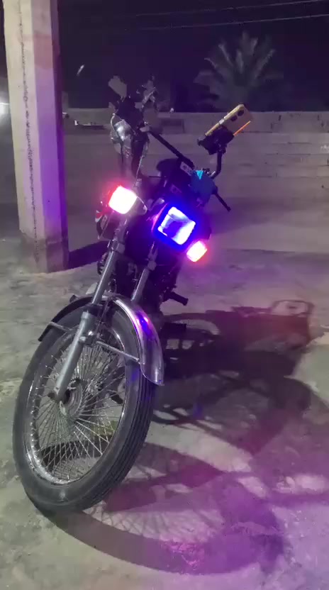 السلام عليكم ورحمة الله وبركاتة ماطور ايرني للبيع خمس كير سيفان موديل 2022 كله شغال محرك ما مفتوح 🔒 السعر500وبيه مجال قليل عل رقم هاتف/***********
