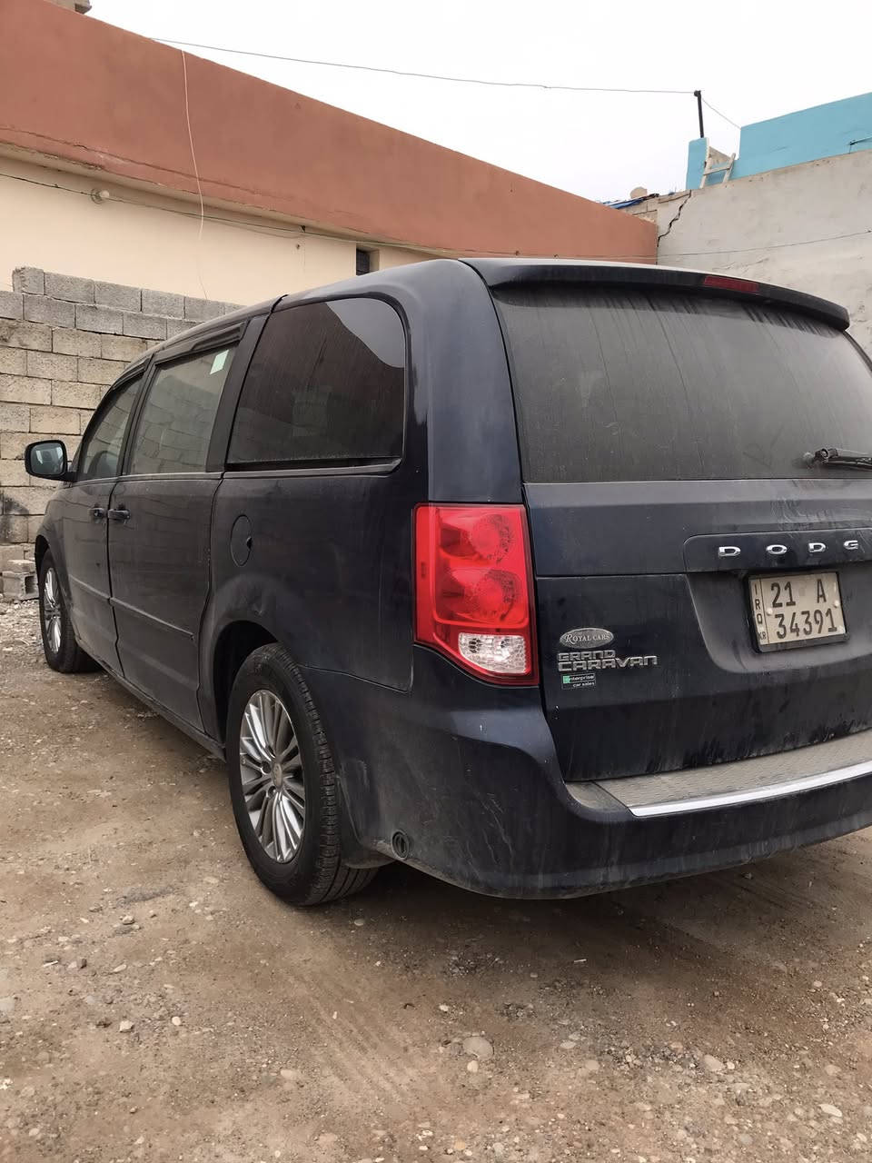 دوج كرفان 2017 gt

فول مواصفات  كشان امامي او خلفي جلد وتدفئه  استرين تدفئه پردات بلاديه  فرس بسقف    داخل اسود  كير او  محرك  بشرط   رقمها سليماني  تحويل ثاني يوم سنويه لحد 2030. 
السياره بيها منضومه غاز  ٨٠ لتر يعني انسى شي اسمه صرف. 
السياره بيها قطع صبغ اني ابيعها صبغ عام   سعرها١٢٠
***********
