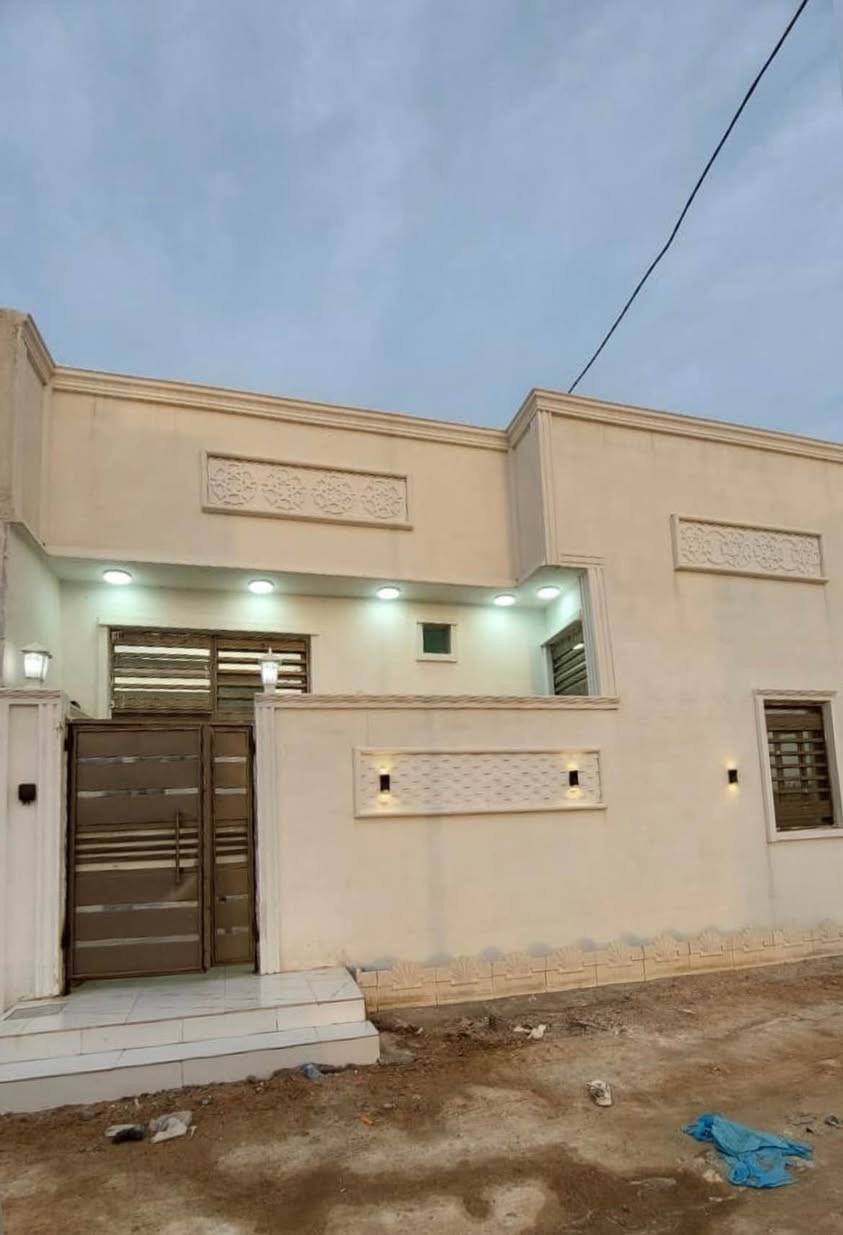 🏡✨ فرصة ذهبية للسكن الفوري – بيت حديث للبيع ✨🏡
📍 الموقع: البصرة – أبي الخصيب / محيلة
📐 المساحة: 100 متر
📄 الطابو: زراعي عراقي رسمي (سند 25)
🔥 تفاصيل البيت: 🛏️ غرفتين نوم
🛋️ صالة مريحة وواسعة
🍳 مطبخ عملي
🏠 دوانية للضيافة
🚿 صحيات حديثة
💡 مميزات العقار: ✔️ جاهز للسكن مباشرة بدون أي نقص
✔️ تسليم بنفس اليوم
✔️ جميع الخدمات متوفرة (ماء – كهرباء – خدمات عامة)
✔️ شوارع المنطقة مبلطة بالكامل
📞 للاستفسار والمعاينة: *********** البصرة, العراق
