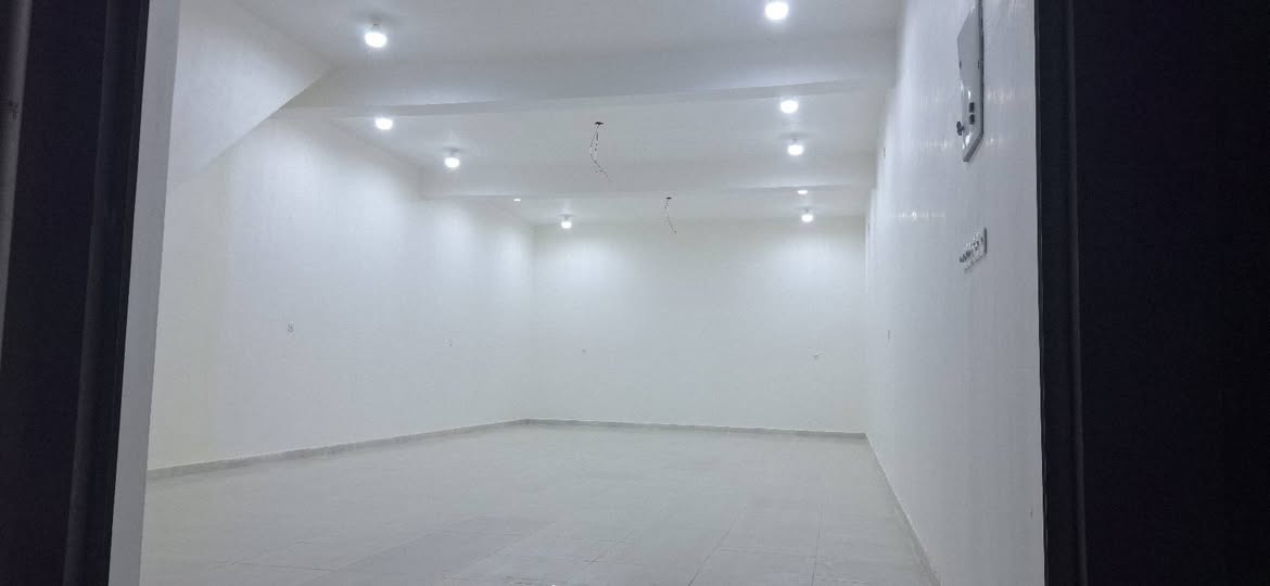 محل كبير للايجار موقع تجاري مميز.
السوق/ قرب قيصيرية المواد الغذائية
***********

