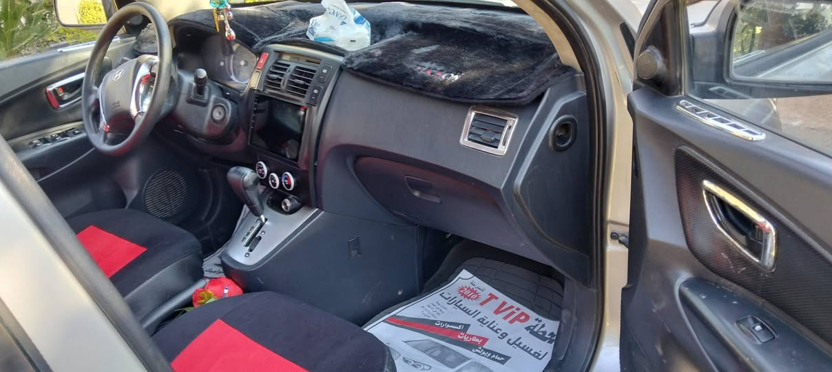 سيارة توسان موديل 2009 مال بنيه للاتصال والاستفسار التواصل مع والدها ***********
