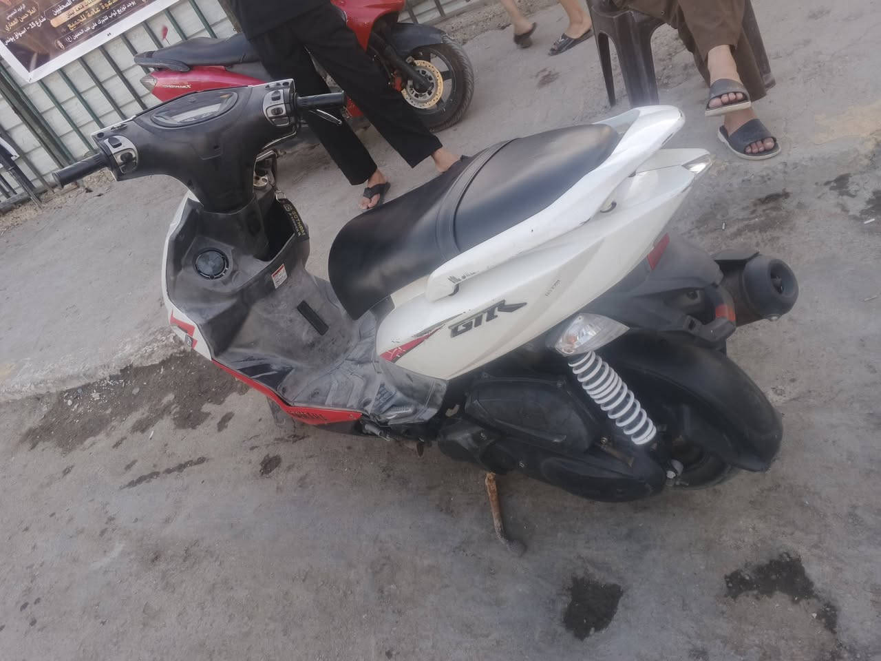 جيتي ار حديث
دشبول الكتروني 
دراجه جديده مكفوله كفاله عامه 
ختم واحد وي مكينه 
كامله كلشي شغله بيه مابيه اي نقص سعر مليون و50وبيه مجال بسيط الشراي مكاني البلديات الاستفسار عل رقم ***********
