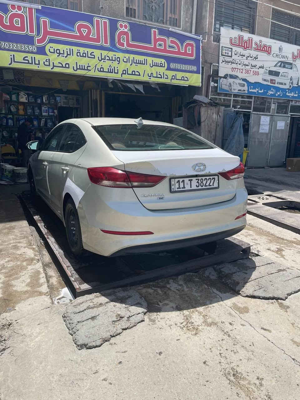 سيارة النترا 2017 
نص فول مايصرف ربع عليه 
بيه طخه بل جاملغ خلفي وياه طخه باب خلفي 
وياه تحكم استيرن 
وسعر : 125$
سياره باسمي تحويل مباشر 
للتواصل : ***********‏
موقع السياره : بغداد حي اور📍
صفحتنا وسيط بين البائع والمشتري ✅
