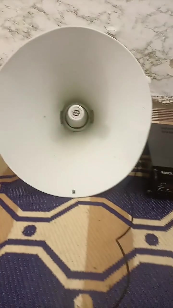 السلام عليكم
اعيد النشر بسبب الوعود الكاذبة جهاز مال حسينيات او مواكب شغال كامل نضيف الحجم الكبير ولثاني صغير يرادله تنضيف بس او 3سماعات بوقيات 2شغالات كاملات او وحده عاطله بيه قطه تشتغل او تطفه  للبيع الي يفيدنه يتصل او يجي خاص ولي ما يفيدنه لا يطبلي خاص ويتفق او ما يشتري بس الشراي يخابر سعر شلع 400الف او بيهن مجال رجاء بس الشراي يخابر مكاني بغداد الحسينيه الراشديه رقم ***********

