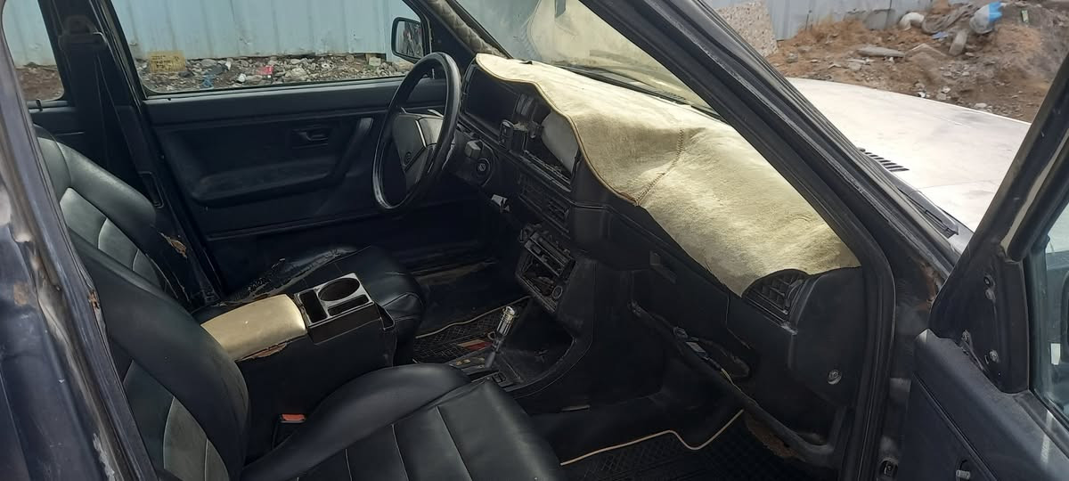 للبيع رقم بغداد دولي باسمي مكان السيارة بغداد الطالبية *********** السعر ٢٨
