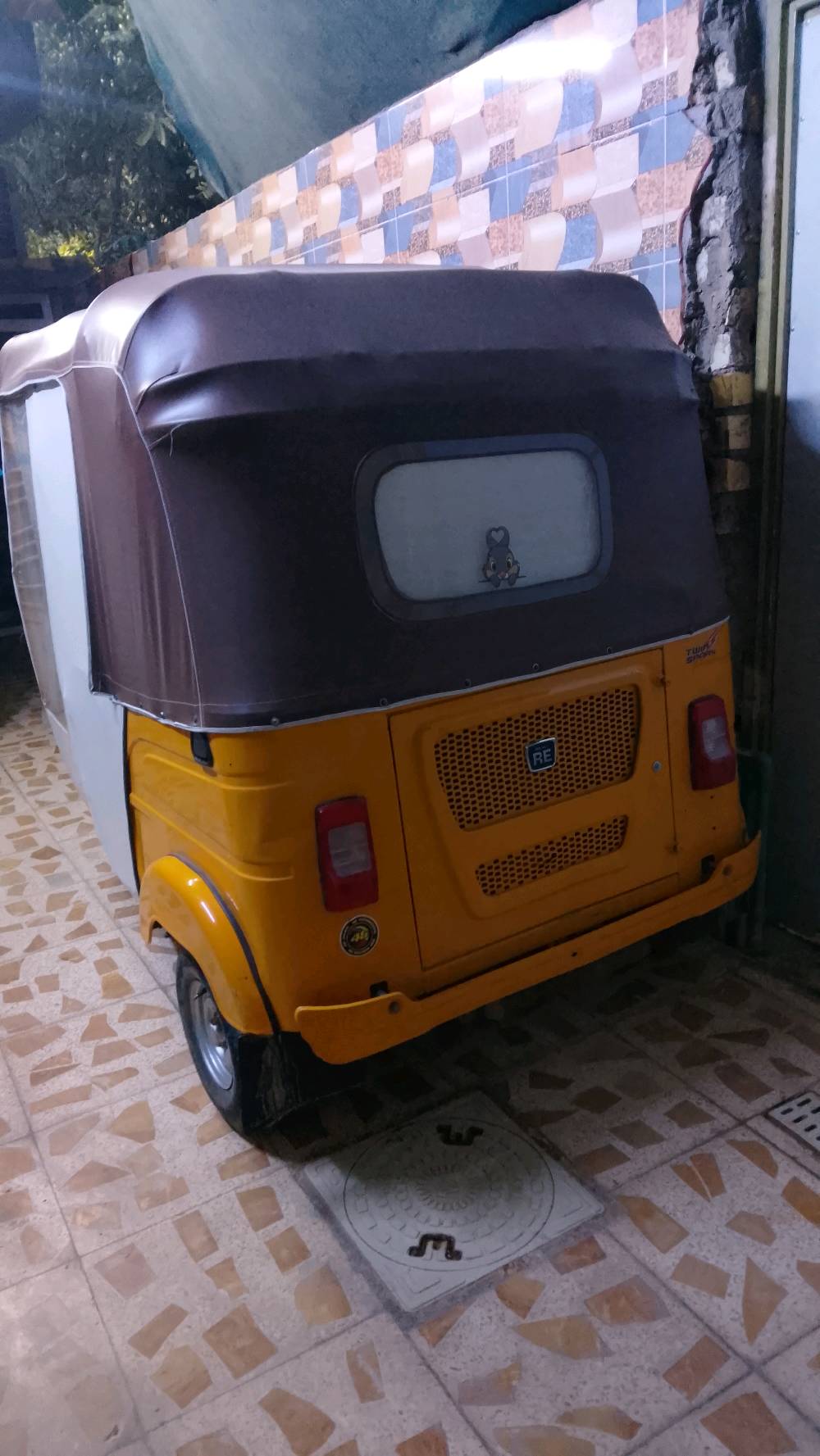 سلام عليكم تكتك 2022شهر12تكتك عليهه غرامه 400واستلم السنويه باسمي والكشر شوفت عينك المكان البلديات تقاطع الكهرباء