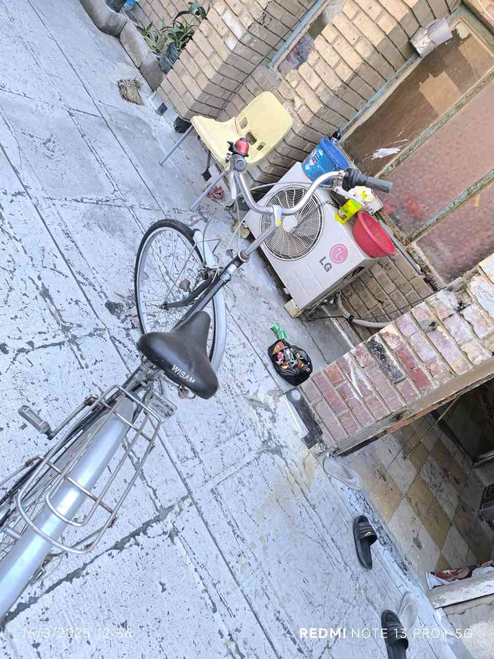 بايسكل بناتي حجم27
بناتي بحجم 27 وارد حاوية ياباني
گير حساس                النضافة عالية 
داينمو شغال مع لايت
بريكات شغالات كلشي شغال وبسلاسة 
مكاني بغداد البلديات 
السعر 85وبي مجال للشراي 
للتواصل اكثر ***********
