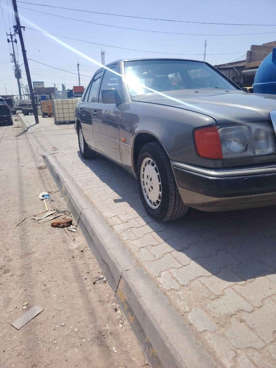 مارسدس دب سلام عليكم
فول موصفات 
محرك بلاد 6 سلندر عنكبوت 
كشنات جلد 
فتحه 
كشنات جلد 
كشنات كهرباء 
رقم بغداد 
مكفوله من الضربه فقط صبغ عام للجماليه 
تبريد ثلج 
كير محرك كفاله 
تحكم مري 
مكان سياره نجف
السعر 67  بيه مجال 
***********
