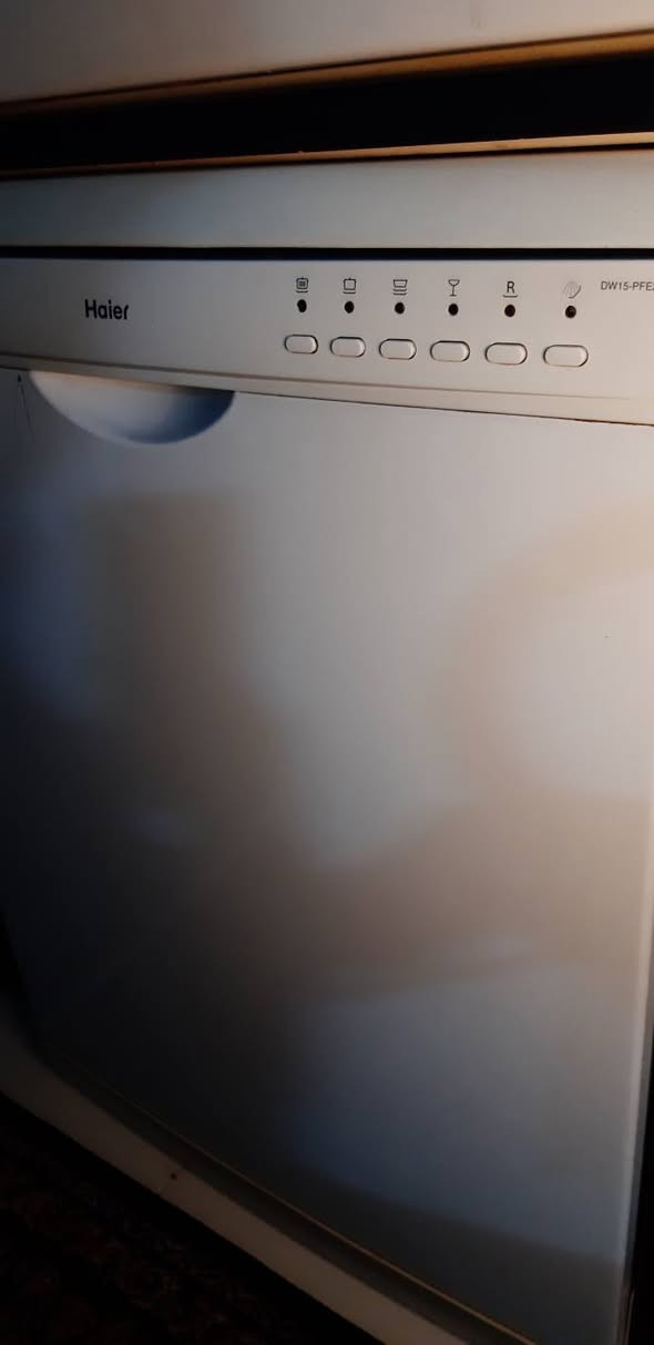 السلام عليكم
متوفر غسالة صحون 
نوعية:Haier 
نضافه متوسط 
ينطي ايعاز E60 يشتغل بس مايغسل 
سعر:١٢٥الف
استخدام منزلي
عنوان أربيل


**إذا كنت صاحب هذا الإعلان وتريد حذفه لأي سبب، رجاءا أرسل رسالة إلى الدعم الفني**