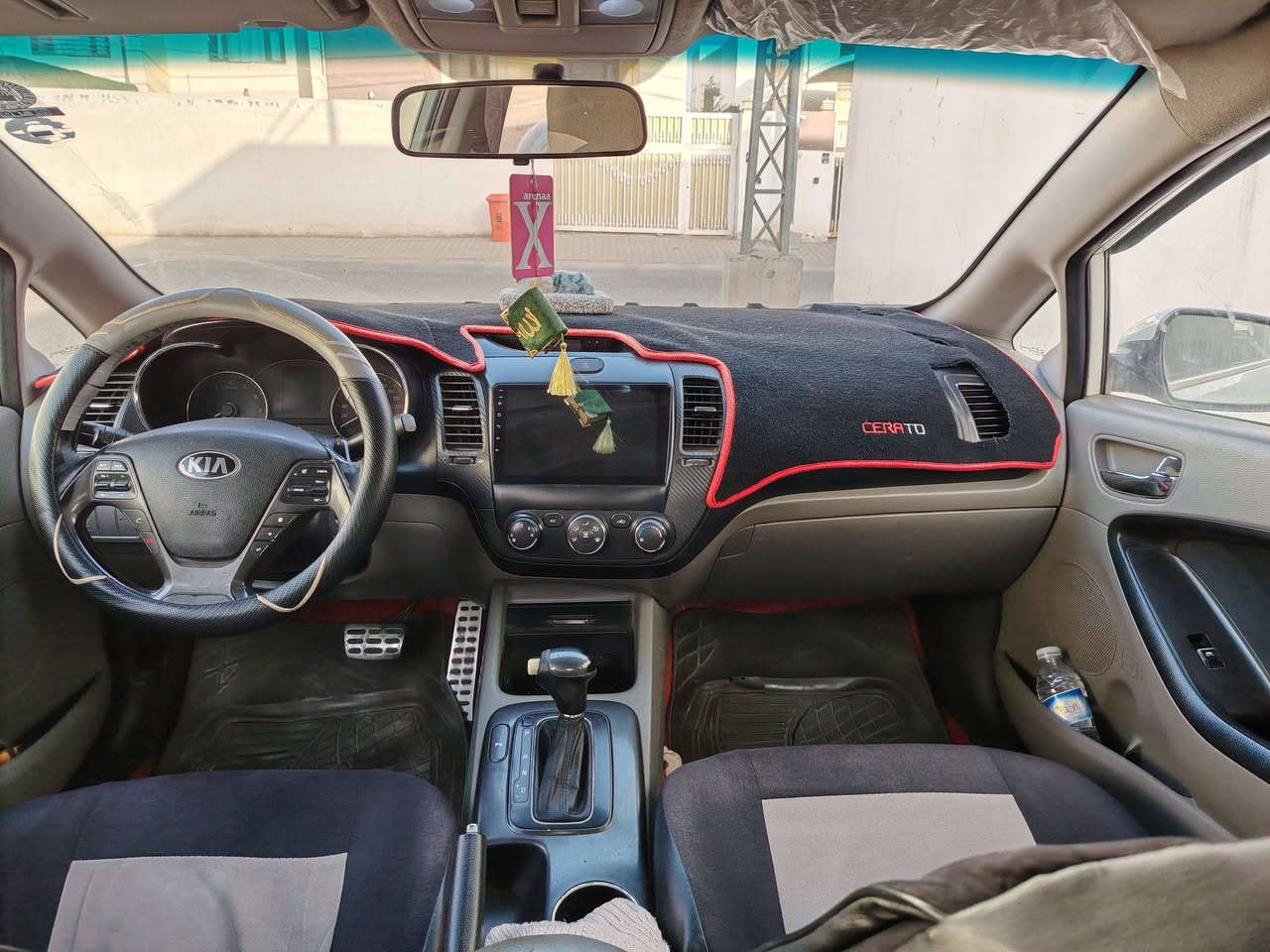 سلام عليكم سيراتو مديل 13 شكل 14
فول مواصفات عده البصمه سياره جديده ماشيه 163 km رقم انكليزي 
تخم تاير حداديه جديده كير ومحرك وتبريد مكفول 
سونار موجود وي صور فقط جاملغ خلفي سياره جاهزه مال جناي  السعررر 118 وبيه مجال بسيط
مكان النجف *********** اتصال فقط
