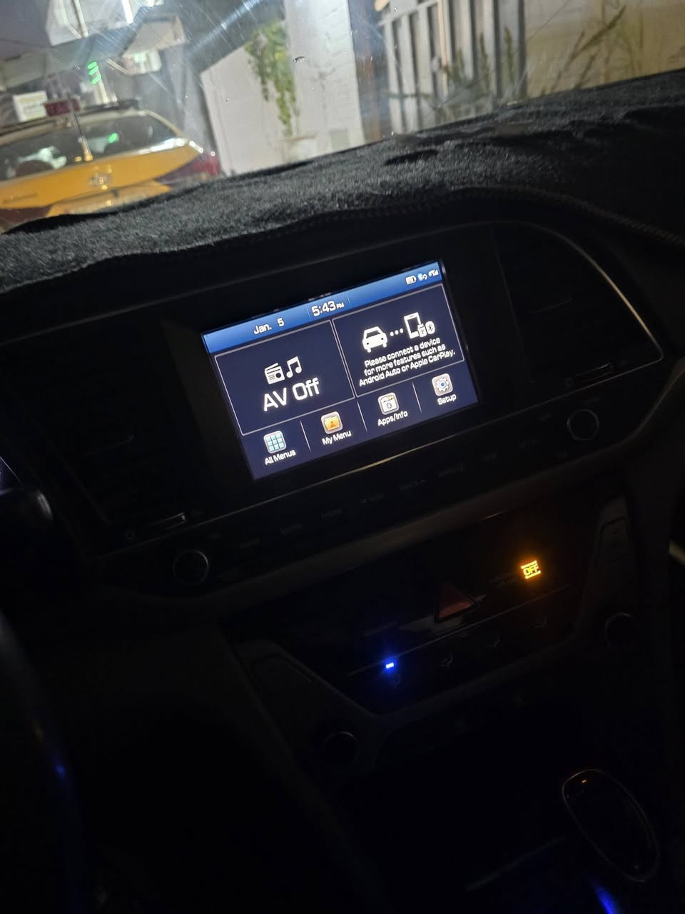 النتره ٢٠١٨ امريكي بيه صفحة  كلير  من امريكا اثر  الشخوط مكفوله من المعجون والكلبه وجفيه التكم كله على وضع الشركة  بدون ايرباك بدون دواخل كير والمكينه مكفولات
مكان السياره بعقوبة  ***********
ثلاث وضعيات قياد 
رادار جانبي 
كامره 
تايرات جديده
رقم جديد بسمي 
حدادية جيده 
سنويه لل ٣٠
شاشة اعطال
تحكمات ستيرن
السعر 120 وبيه مجال بسيط
