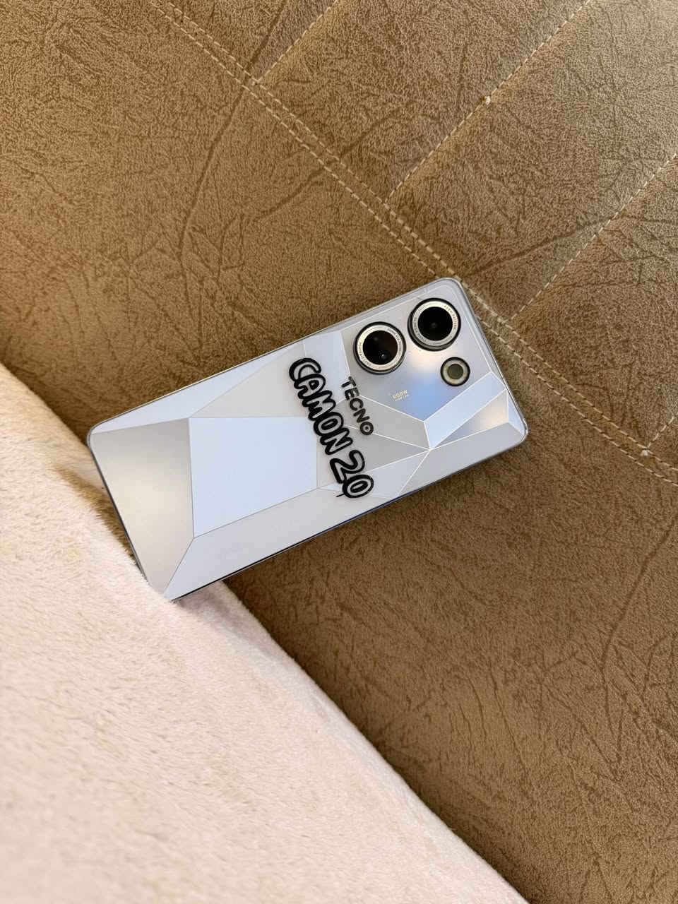 تكنو كامون 20 برو 
ذاكره ٢٥٦ 
كلش نظيف 
التلفون مكفول من اي خلل أو اي عطل شرط الفحص السعر 175 وبي مجال بسيط 
المكان ناصرية 
مدينة الصدر 
*********** الشطره, ذي قار
