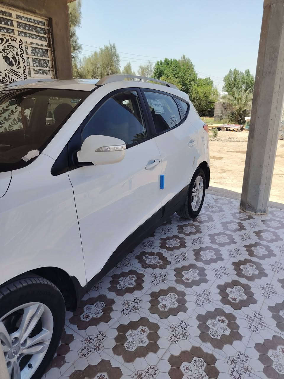 السلام عليكم سياره توسان خليجي مديل ٢٠١٣ سياره جاهزه تبريد ومحرك وكير وتخم تاير  سياره بيه حادث خشم البنيد رقم شمالي السنويه ل ٢٧ رقم انكليزي سعره ١٤٣ وبيه مجال  سياره ما ناقص برغي مكانه بابل 
 ***********
