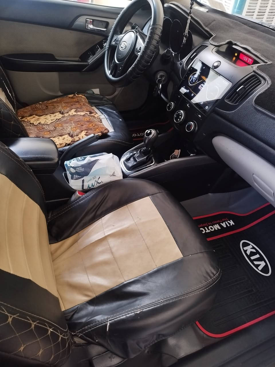 السلام عليكم...
فورتي للبيع موديل ٢٠١٣ وارد امريكي 
رقم ديالى
مكينة ٢٠٠٠ دوش
مكينة كير خير من الله
مواصفات نصف فول
ضررها جاملغ خلفي صبغ مع حافة الباب الخلفي 
بارد الباب الخلفي موضح بالصورة
السعر ٩٥ $ 
العنوان ديالى المقدادية
***********
