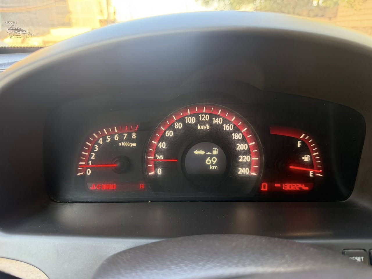 السلام عليكم 
للبيع 
سياره موهافي موديل ٢٠١١ 
ماشيه ١٣٠ الف 
المواصفات كالاتي 
مكيف كامل القطع و متعدد 
سلايد روف
مرايا كهربائية كراسي كهربائية ستيرن كهربائي 
الكراسي للسائق تدفئة و تبريد 
تدفئه فقط للراكب (ضمن التصميم) 
كأمره و حساسات 
السعر ١٣٥ 
للتواصل عبر الخاص او ***********
