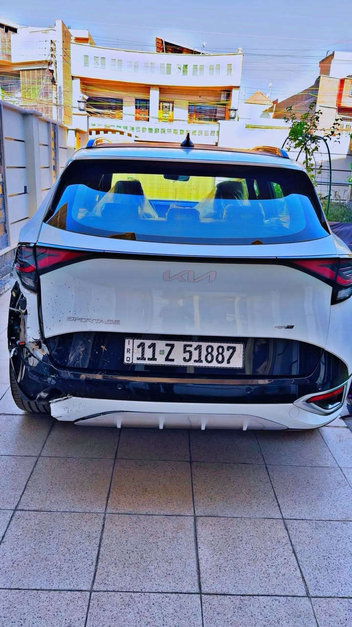 السلام عليكم 
سبورتج 2025 (GT line)جي تي لاين
موصفاتها معروفه 
السياره خليجيه 
ماشيه 4000فقط اخت الزيرو 
السياره مكفوله ماعدا الجاملغ الخلفي 
طخة  وباقيه على وضعها بدون تصليح 
السياره باسمي 
السعر 228$
العنوان بغداد /حي الاطباء 
الهاتف ***********
