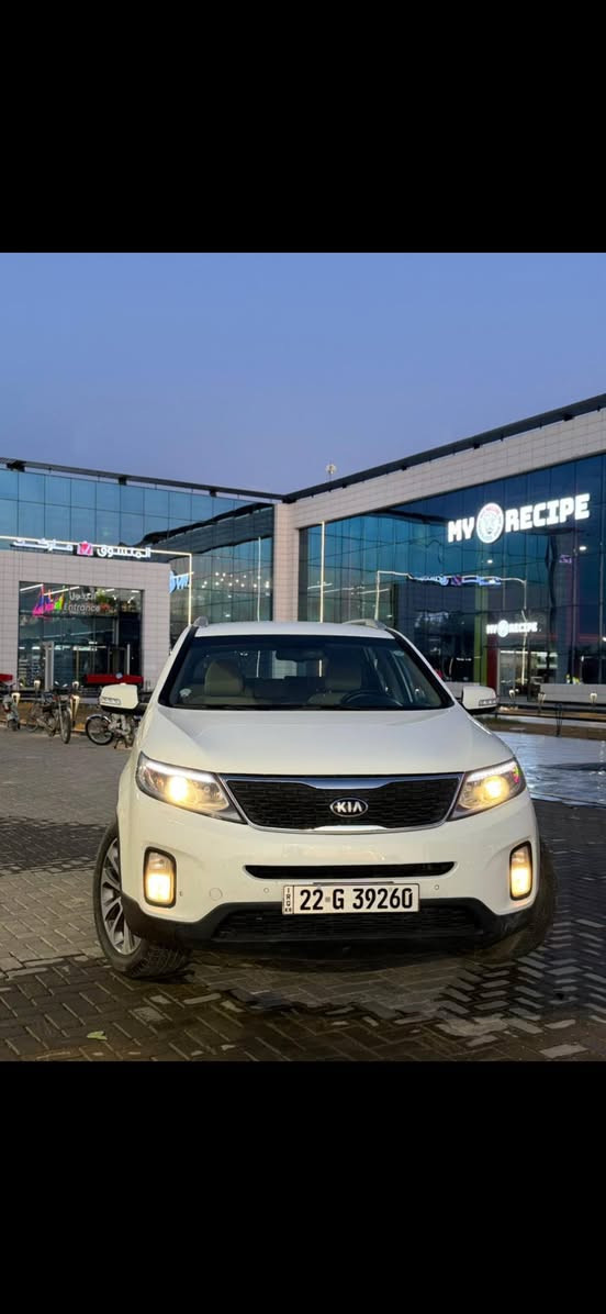 سلام عليكم من رخصة الادمن سورنتو ٢٠١٥:خليجية فول واحد على واحد مكفولة من الصبغ ما عدة اشوية بية بارد قليل مكينة ٤ سالندر تخم تاير جديد ويل كب اكروم السيارة با سمنة مابية أي نقص ادمة عامة من كالشي اي استفسار أتصل على هذا الرقم (*********** ) عباس
