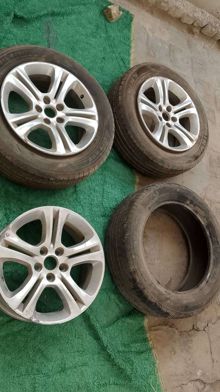 السلام عليكم البيع صدر جارجر  امامي نص عمر  اصلي  مال 22 + سطاب اكسن مال 22 + ويل كب حجم 17 قيم وخذ  ***********
