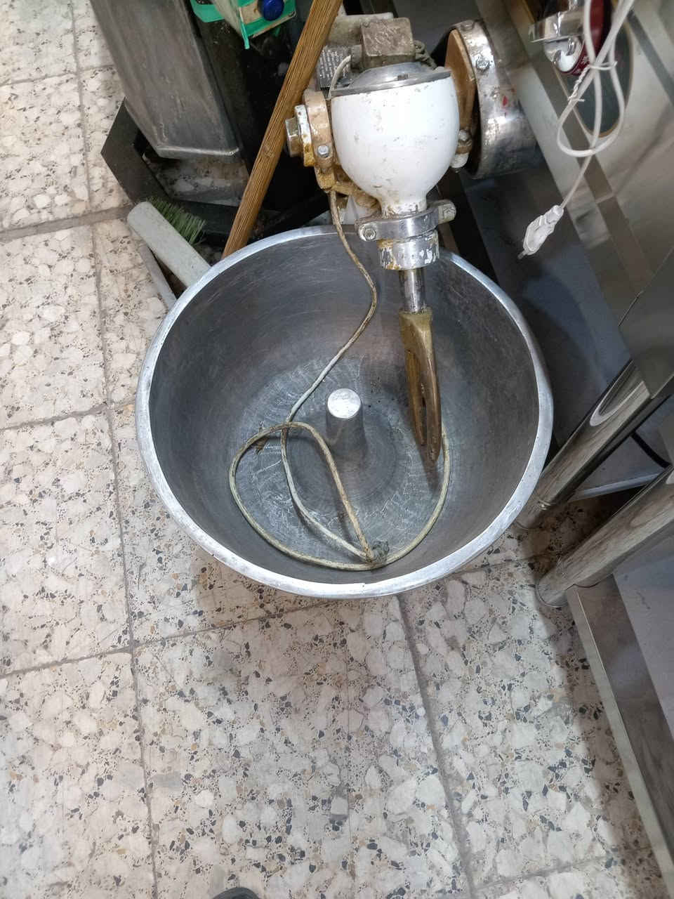 مكينه بارستا 
مكينه ازبري 
عارضه مقبلات 12بلانك
شوايه كص مزدوجه
طباخ 6عين
خلاط حمص سوري 
عجانه 15كيلو سوري
للبيع الاستفسار اتصال او واتساب ***********
غير متواجد بلفيس اي استفسار
