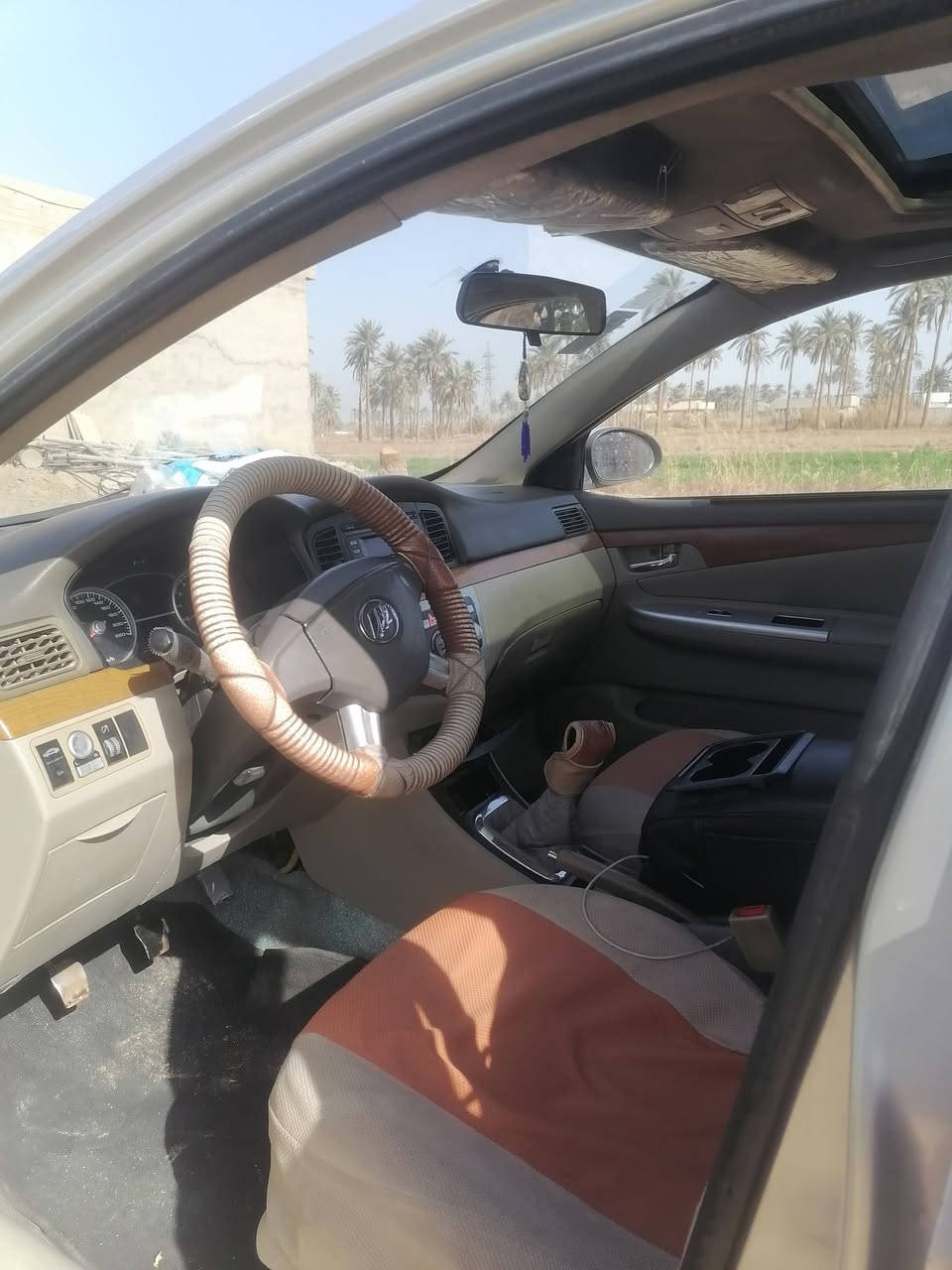 سلام عليكم نيفان ٦٢٠ مديل ٢٠١٢ بأسمي سنوية جديدة وهزة جديدة سيارة برغي ما مفتوح بيهة مكفولة كفالة بيهة طخة صغيرة بالباب الي ورة السايق حافة الباب من جوة وموجودة علة وضعيتهة وما مصلحة مكينة وكير وحدادية وتبريد وتدفئة خير من الله السيارة نضيفة كلش والسيارة بلادية  سعر 45 وبيهة مجال بسيط رقم الهاتف *********** مكانهة كربلاء
