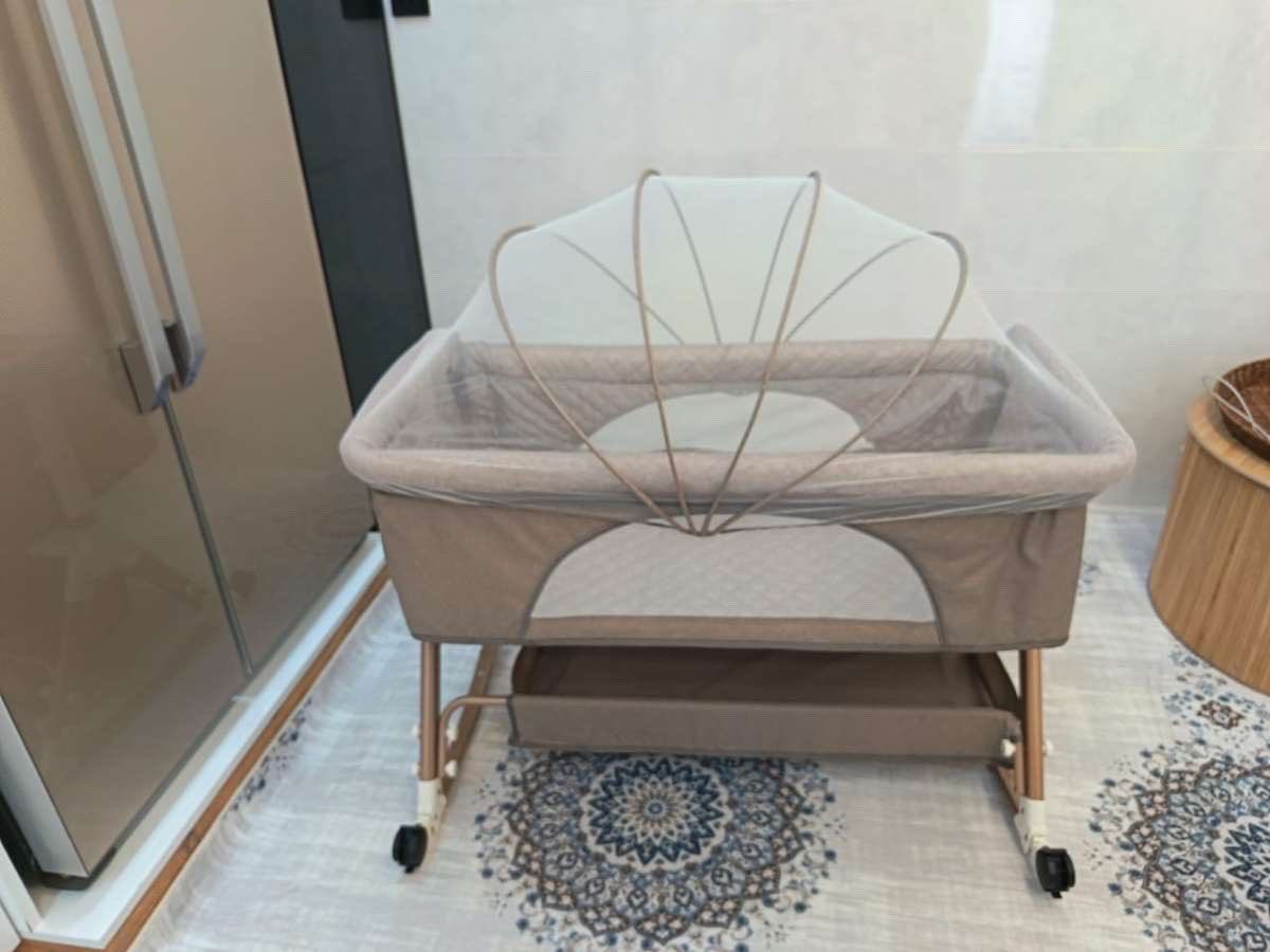 ئەم جۆلانێیە بۆ فرۆشتن بەکار نەهاتووە لۆکە ۱٠٠ هەزاری پێدراوە ئەیفرۆشمەوە بەنرخێکی زۆر گونجاو بەکار نەهاتووە 
سلێمانی تاسڵوجە
*********** ***********
