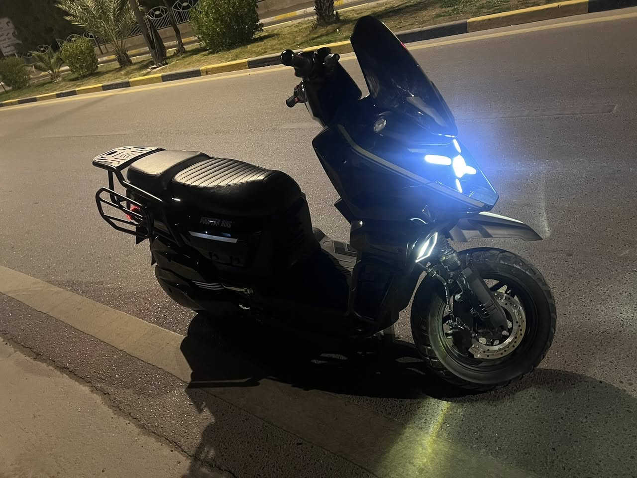 سلام عليكم
دراجه اباشي للبيع تجي ٦بطاريات 

تمشي ٩٠كيلو

سرعته90-95

دراجه بعده نضيفه صار شهر من ماخذها بيه هواي مواصفات ترجع بك مثبت سرعه بارك 3نمر وبيه مرايات مشادهن بعدهن بل كارتونه درجه نضيفه حيل وبلعافيه علياخذها

سعر مليون و٢٥٠

مكانها بغداد البياع 

رقم***********
