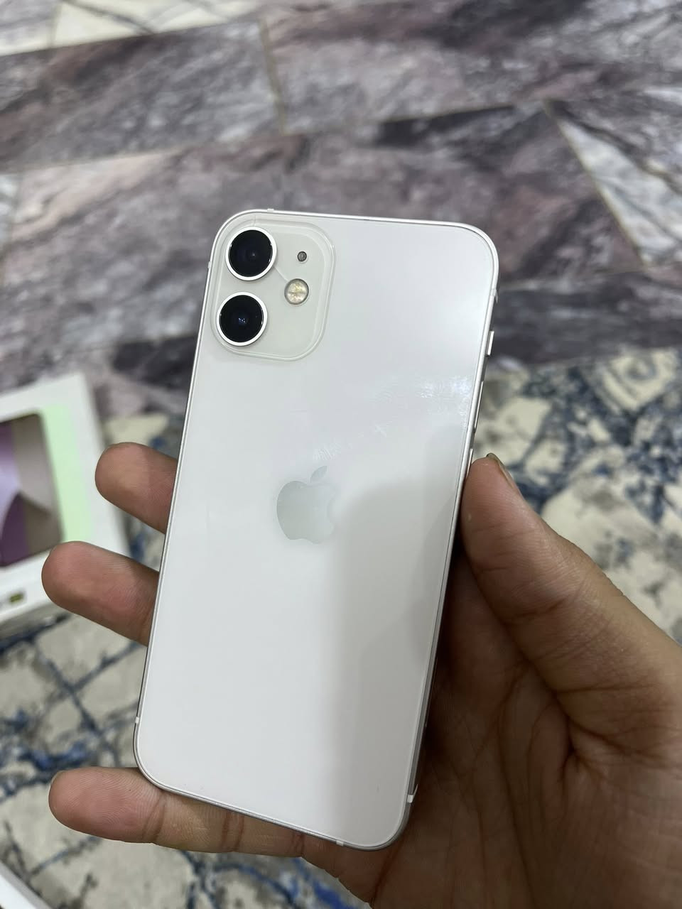 ً
السلام عليكم آيفون 12 مني جهاز كارتون بطاريه 100 ذاكره 128 مع ملحقاته الكامله الجهاز وتر شرق اوسط مكفول من الشخط 
مكاني ناصريه مركز 
رقمي ***********
